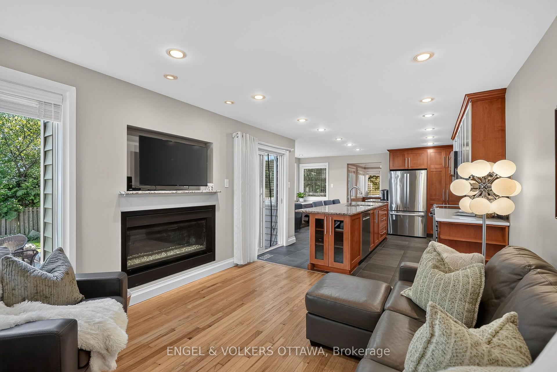 Photo 15 of 22 Lynhurst Avenue, Ottawa, Mooneys Bay/Riverside Park — HOMEH