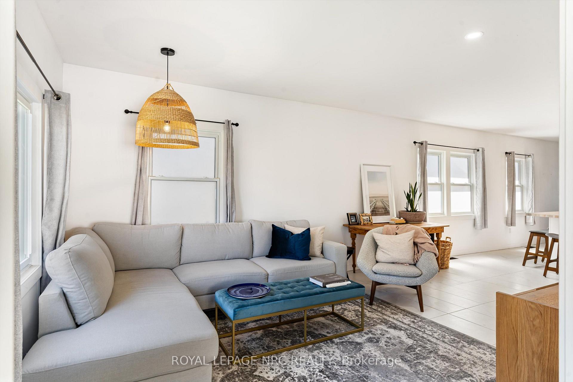 Photo 11 of 37 Lock Street, St. Catharines, Port Dalhousie — HOMEH