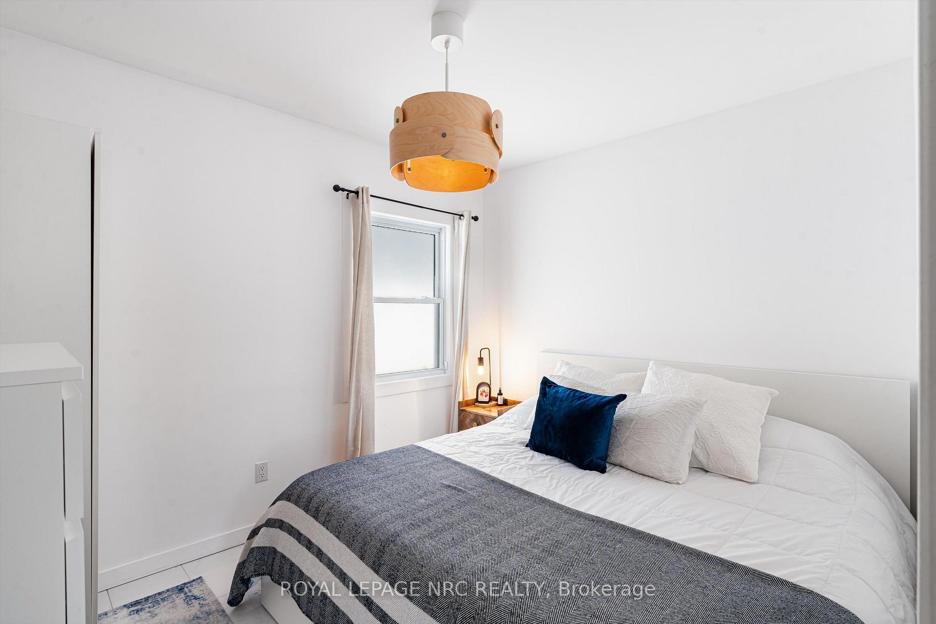 Photo 21 of 37 Lock Street, St. Catharines, Port Dalhousie — HOMEH