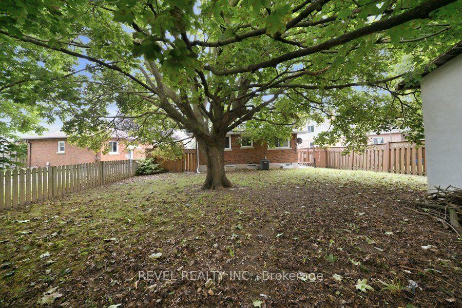 Photo 26 of 115 Tenth Avenue, Brantford, Eagle Place East — HOMEH