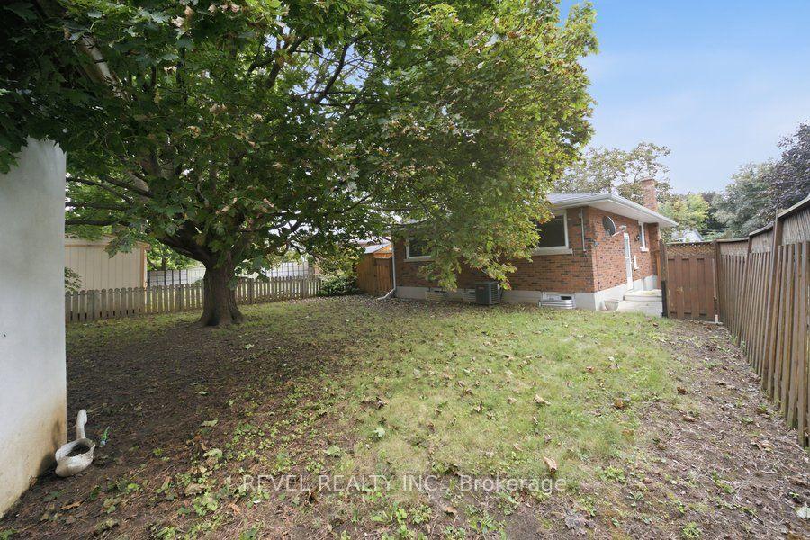 Photo 27 of 115 Tenth Avenue, Brantford, Eagle Place East — HOMEH