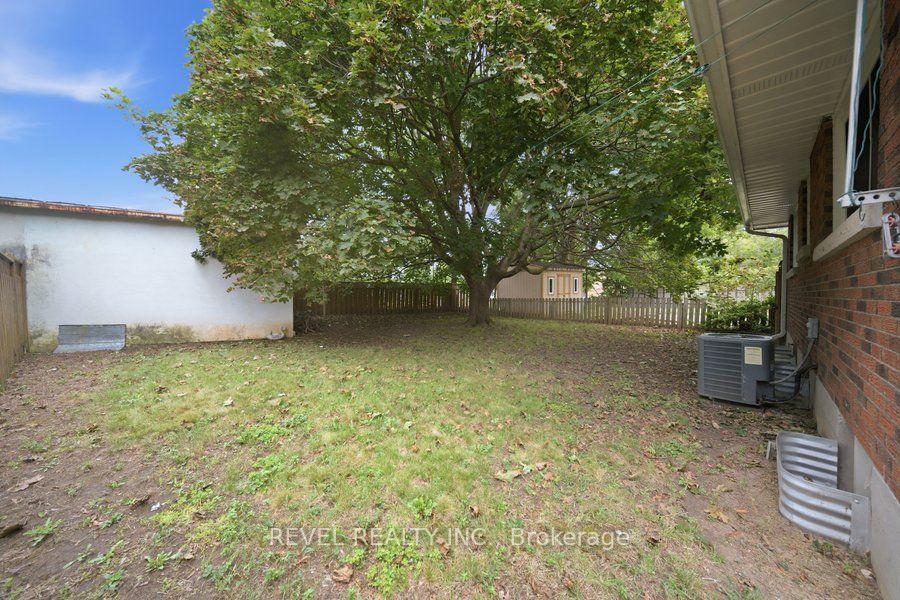 Photo 28 of 115 Tenth Avenue, Brantford, Eagle Place East — HOMEH