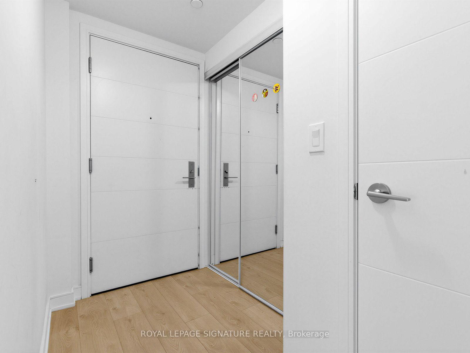 Photo of Unit 3810, 50 Wellesley Street E