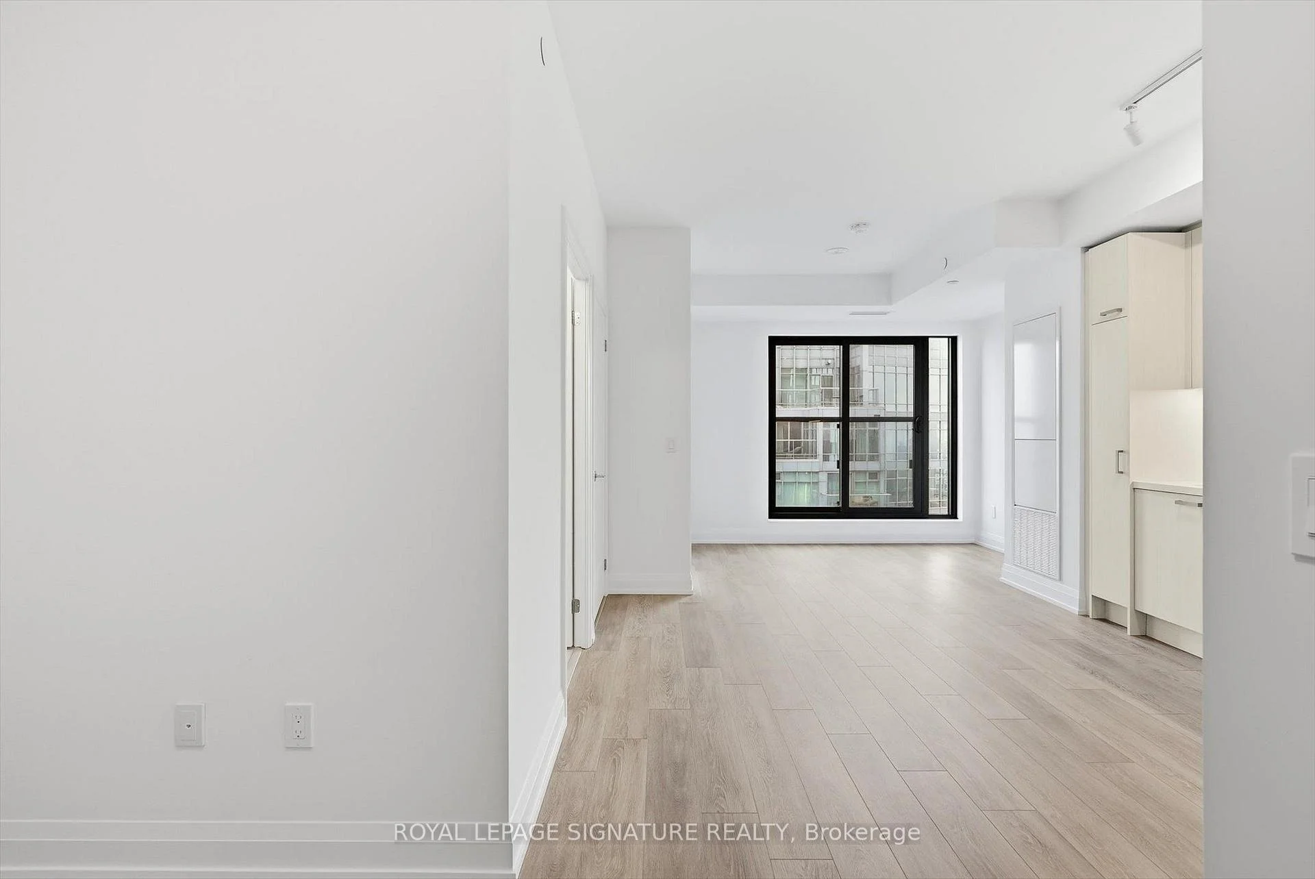 Photo 12 of Unit 3409, 20 Soudan Avenue, Toronto, Mount Pleasant West — HOMEH