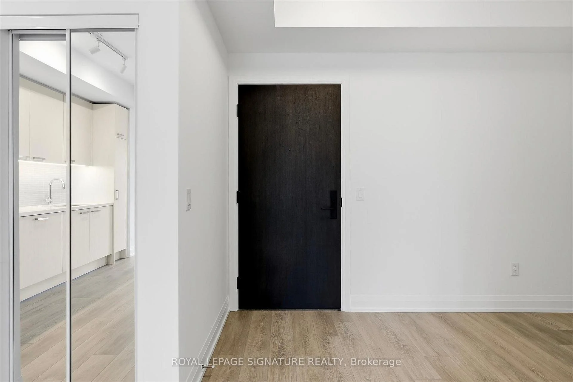 Photo 13 of Unit 3409, 20 Soudan Avenue, Toronto, Mount Pleasant West — HOMEH