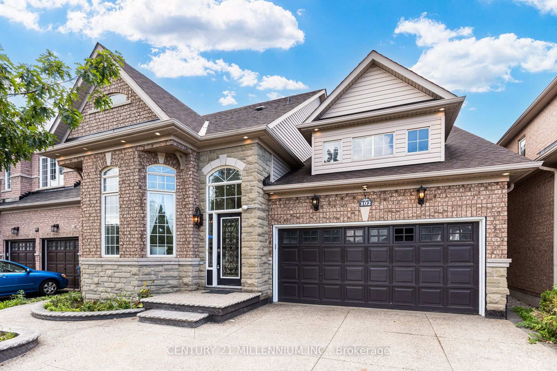 Photo 3 of 102 Southlake Boulevard, Brampton, Madoc — HOMEH