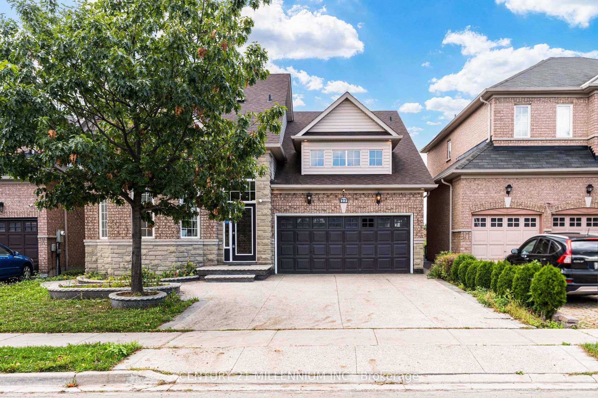 Photo 2 of 102 Southlake Boulevard, Brampton, Madoc — HOMEH