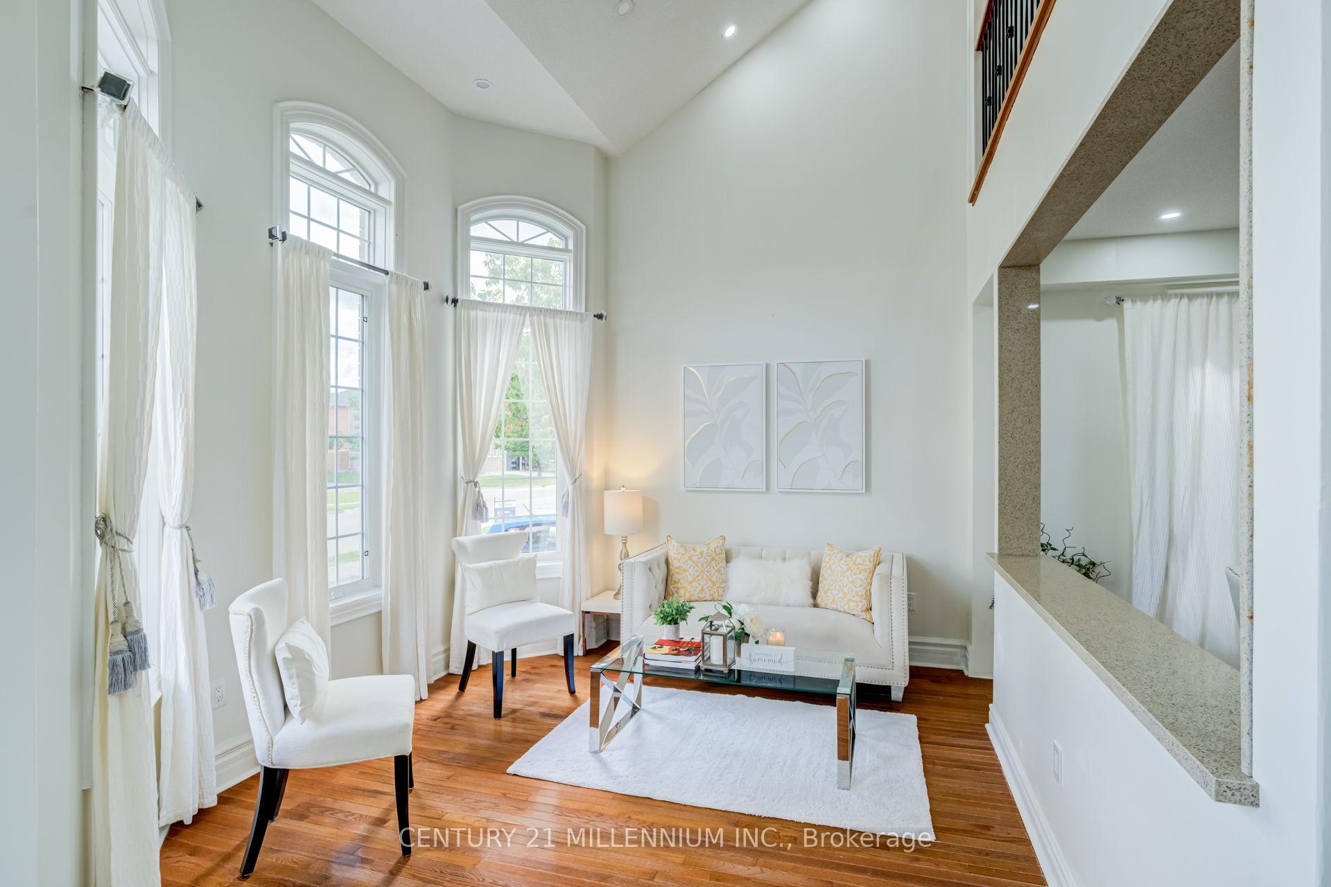 Photo 5 of 102 Southlake Boulevard, Brampton, Madoc — HOMEH