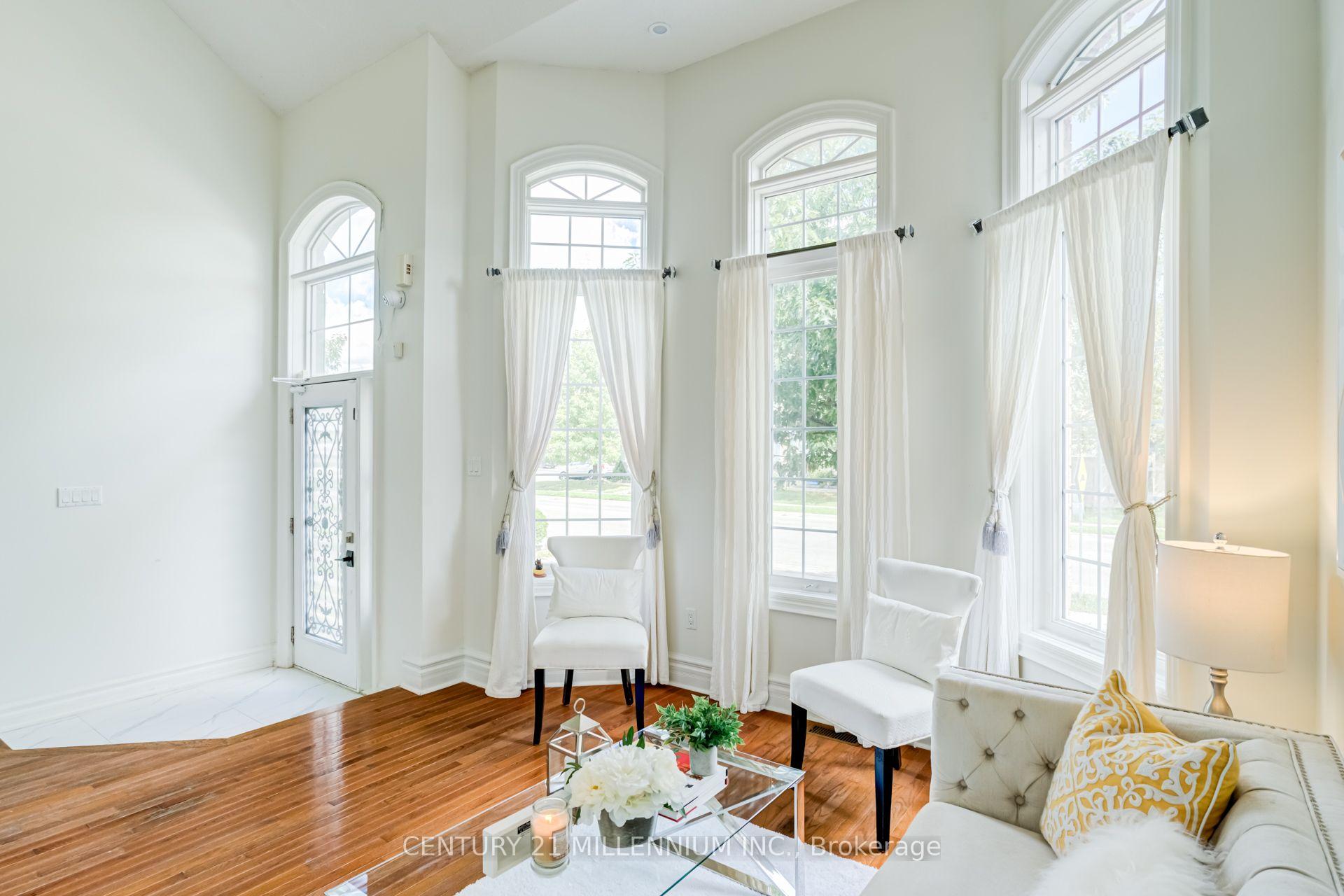 Photo 7 of 102 Southlake Boulevard, Brampton, Madoc — HOMEH