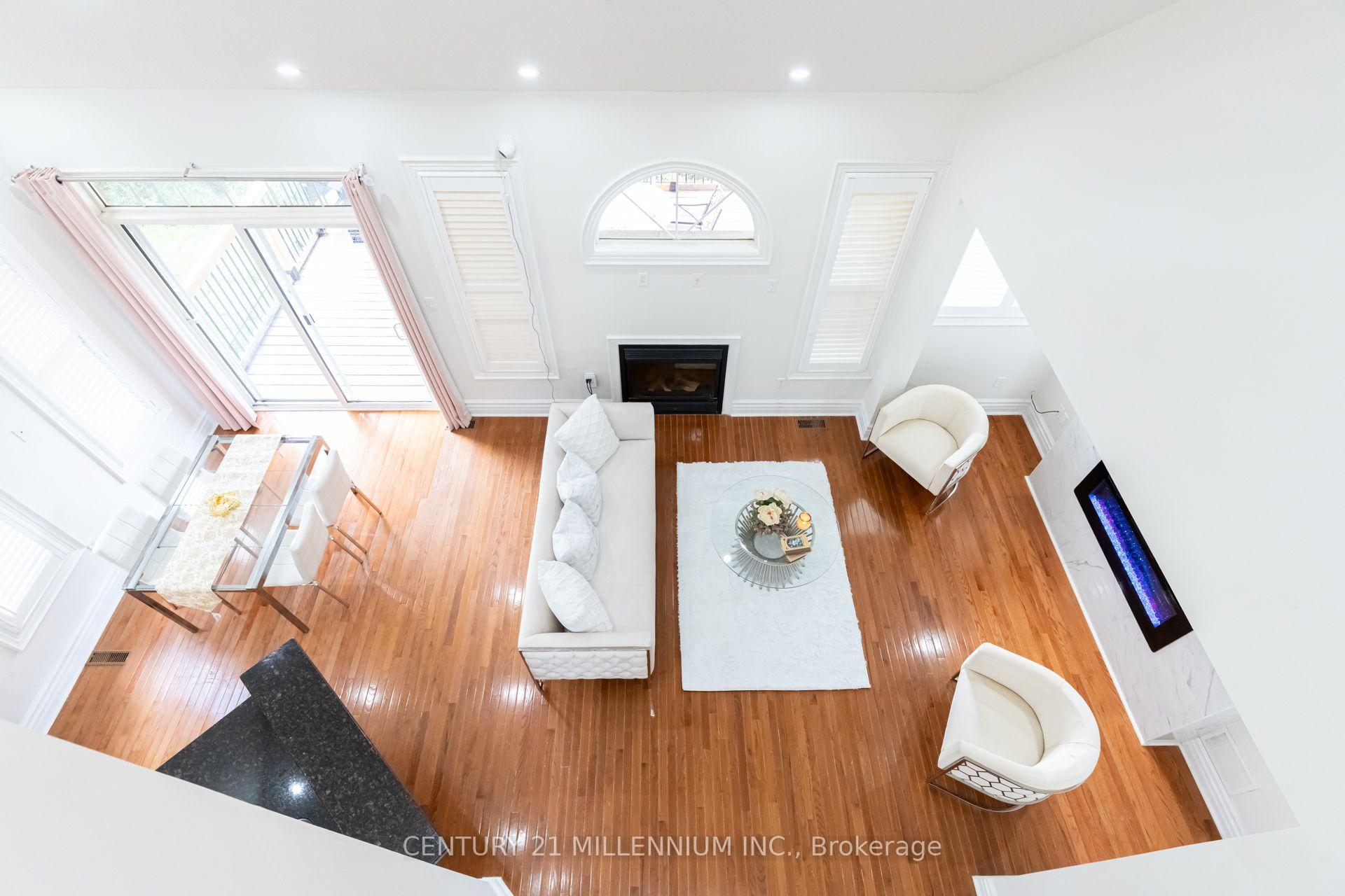 Photo 16 of 102 Southlake Boulevard, Brampton, Madoc — HOMEH