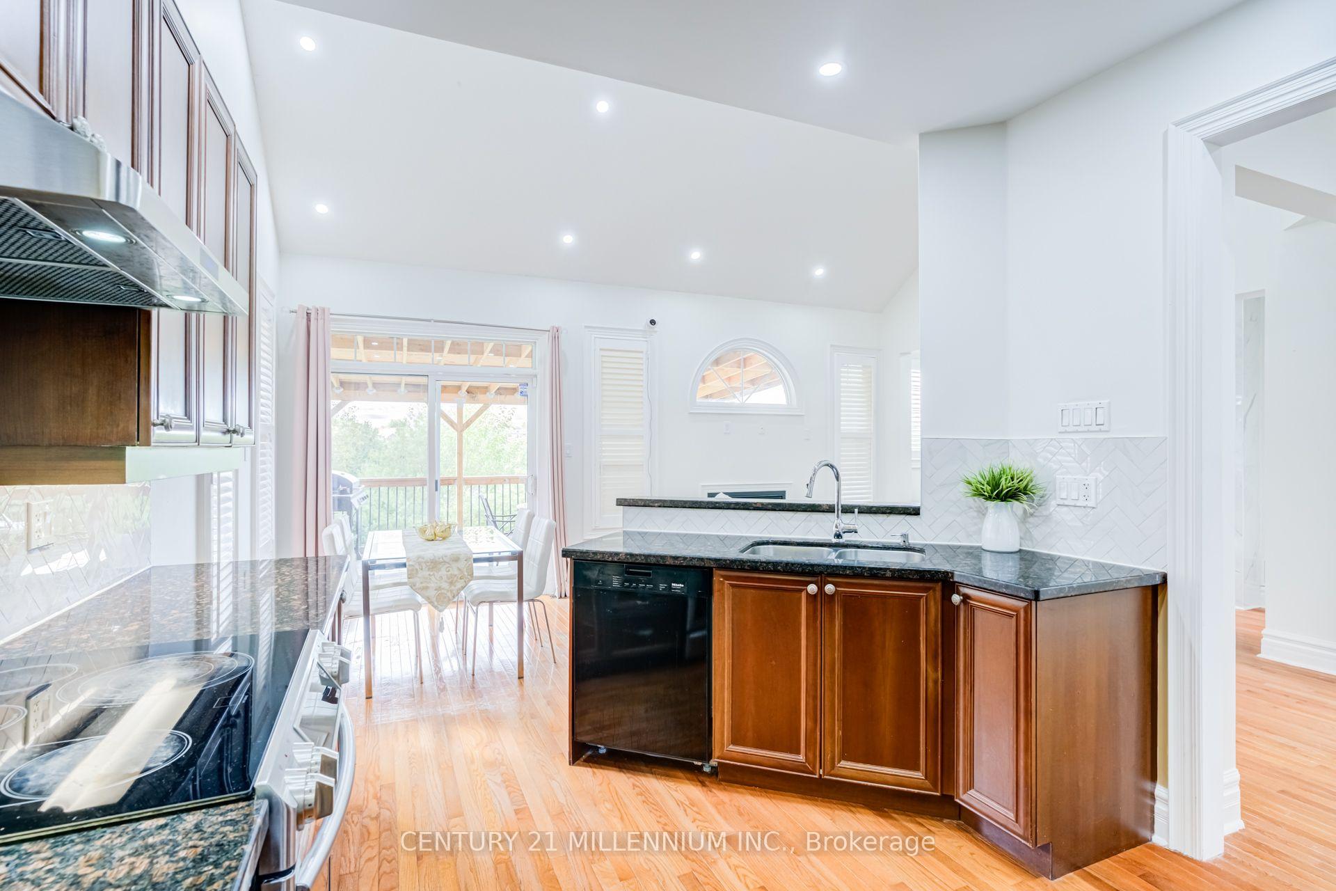 Photo 22 of 102 Southlake Boulevard, Brampton, Madoc — HOMEH