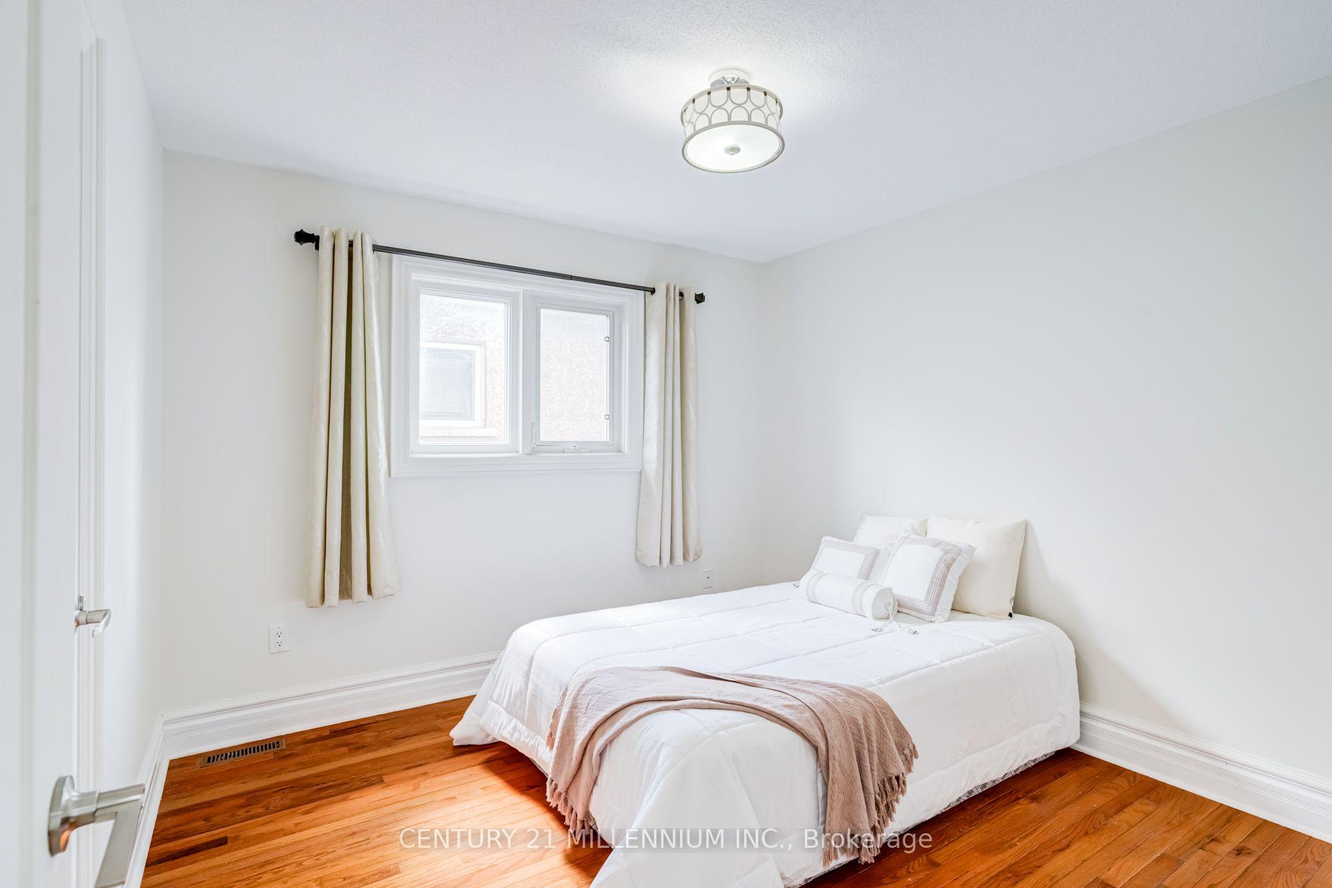Photo 37 of 102 Southlake Boulevard, Brampton, Madoc — HOMEH