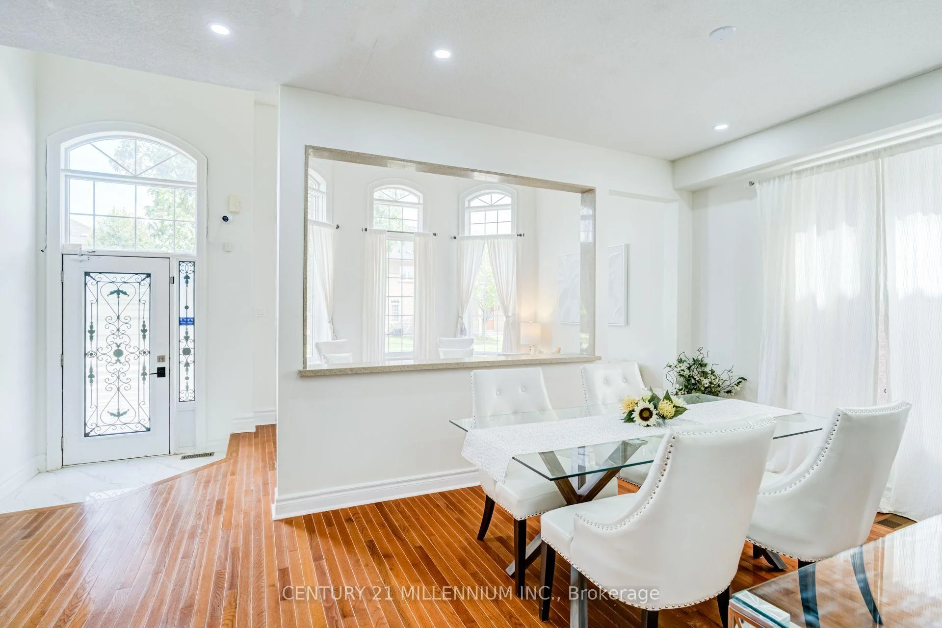 Photo 13 of 102 Southlake Boulevard, Brampton, Madoc — HOMEH