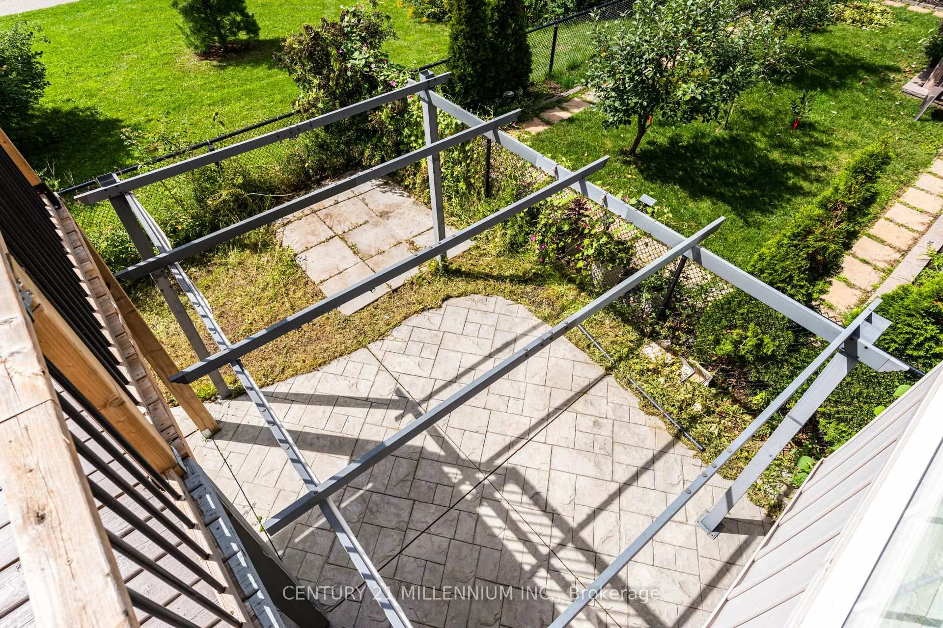 Photo 49 of 102 Southlake Boulevard, Brampton, Madoc — HOMEH