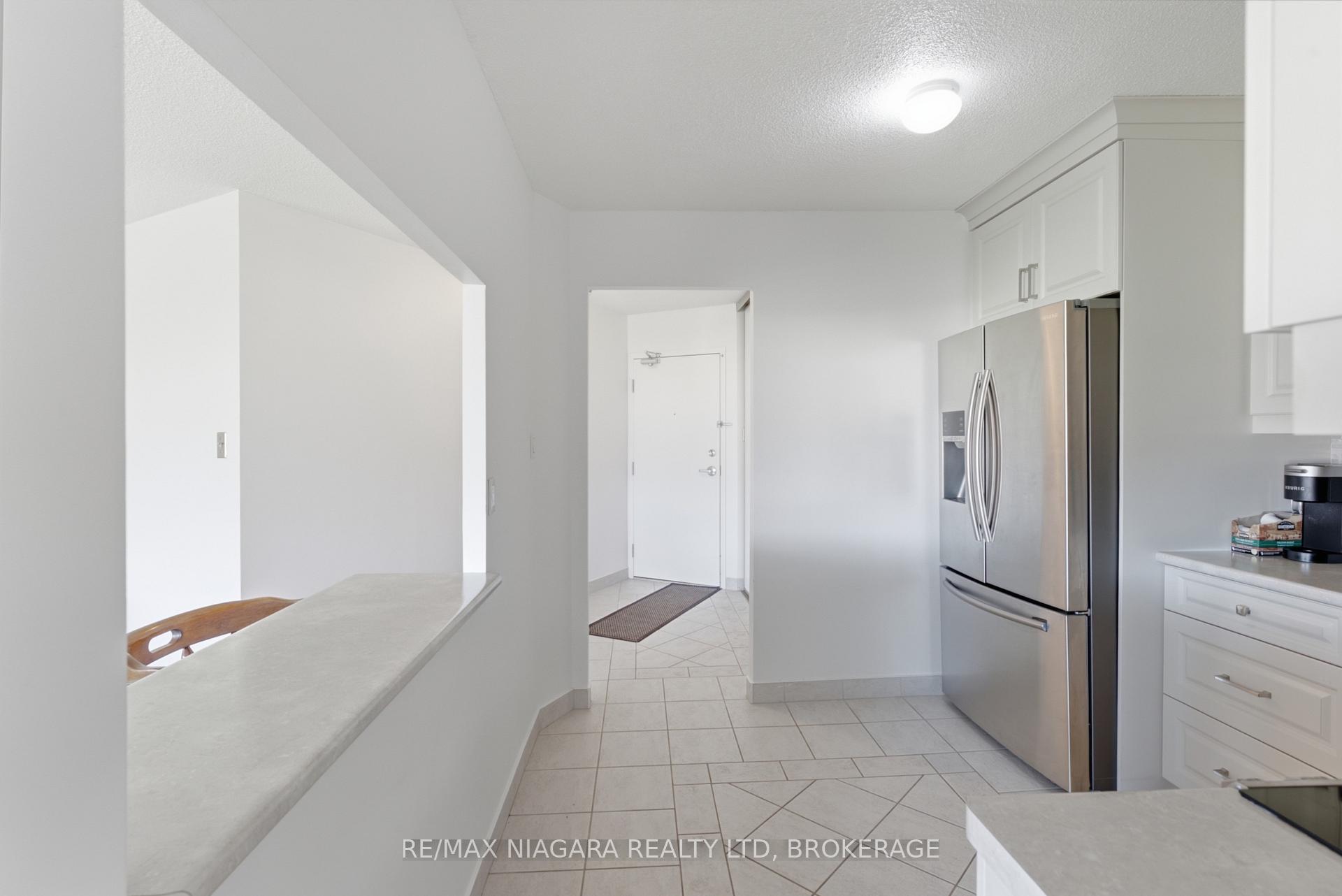 Photo 8 of Unit 411, 7 Gale Crescent, St. Catharines, E. Chester — HOMEH