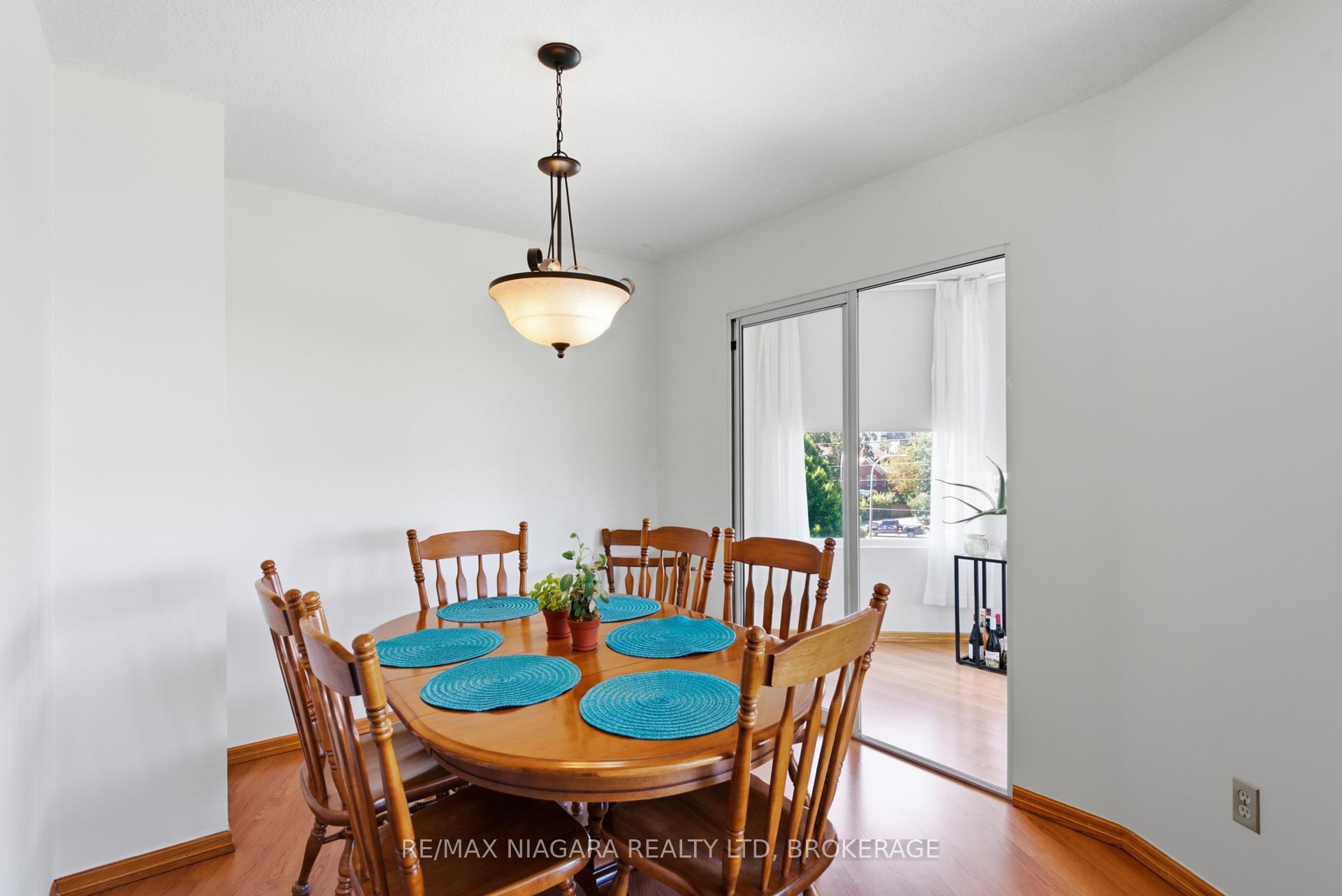 Photo 9 of Unit 411, 7 Gale Crescent, St. Catharines, E. Chester — HOMEH