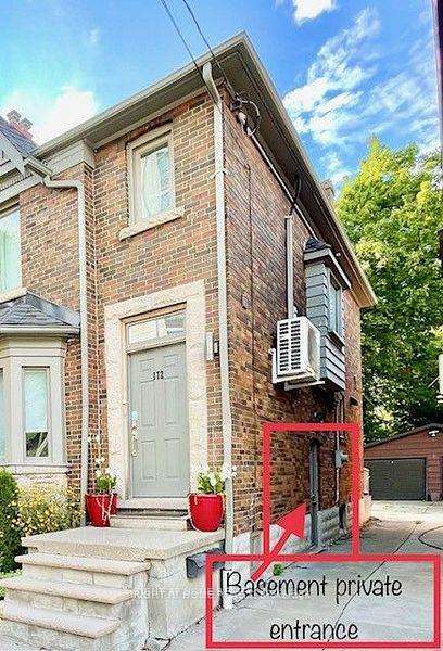 Photo of Unit B, 172 Davisville Avenue