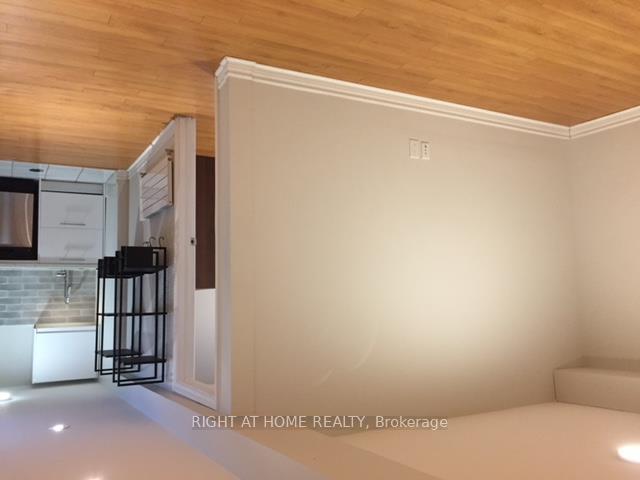 Photo 7 of Unit B, 172 Davisville Avenue, Toronto, Mount Pleasant East — HOMEH