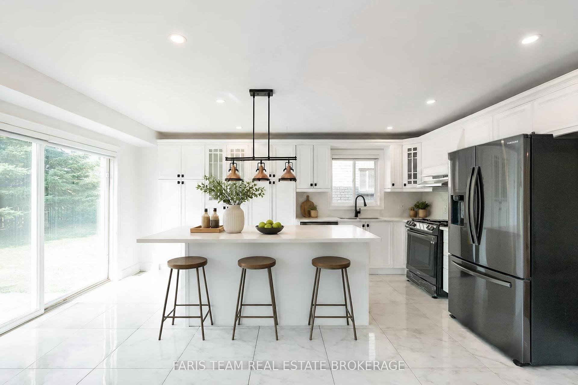 Photo 6 of 2 Vanessa Drive, Orillia — HOMEH