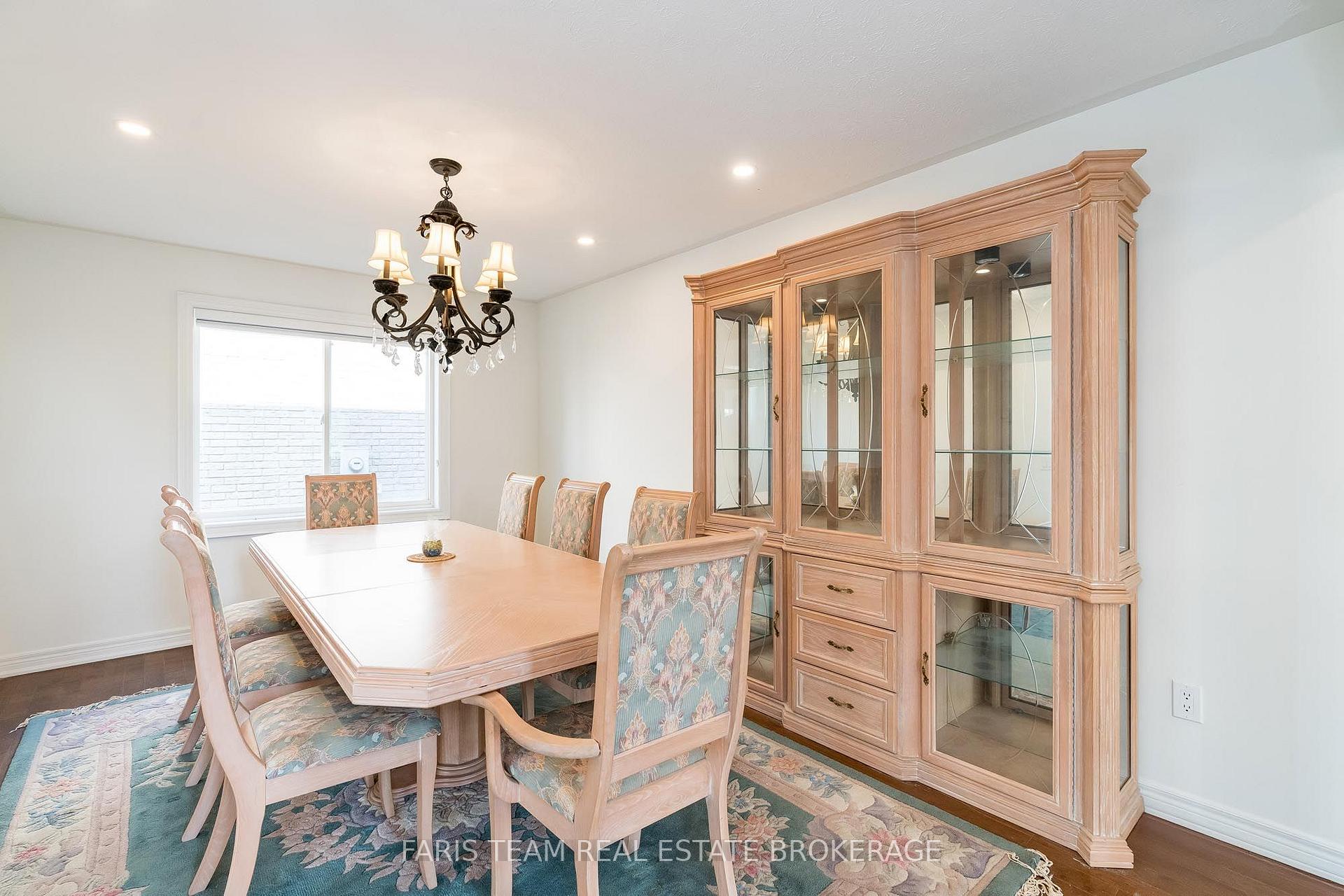 Photo 11 of 2 Vanessa Drive, Orillia — HOMEH