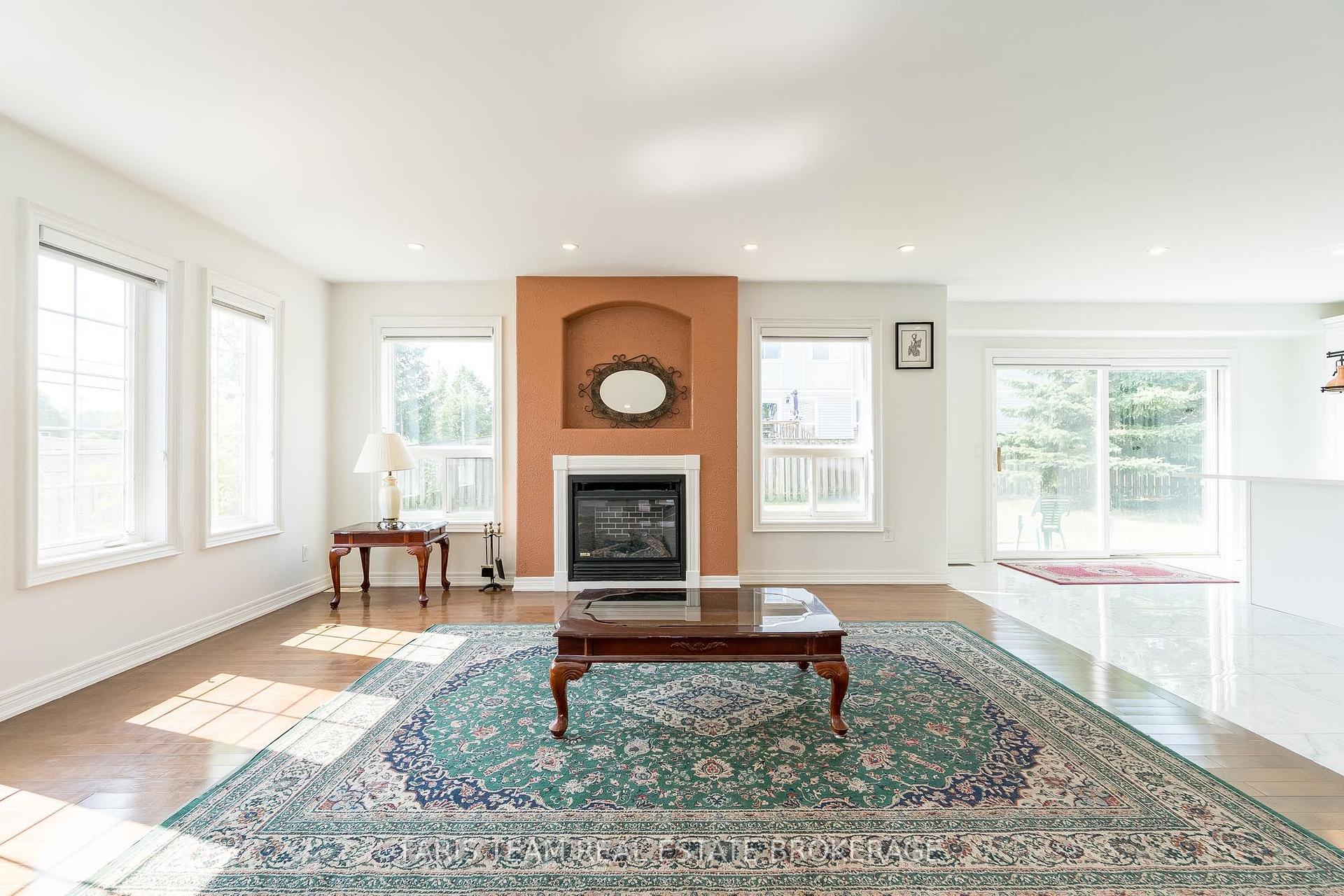 Photo 12 of 2 Vanessa Drive, Orillia — HOMEH