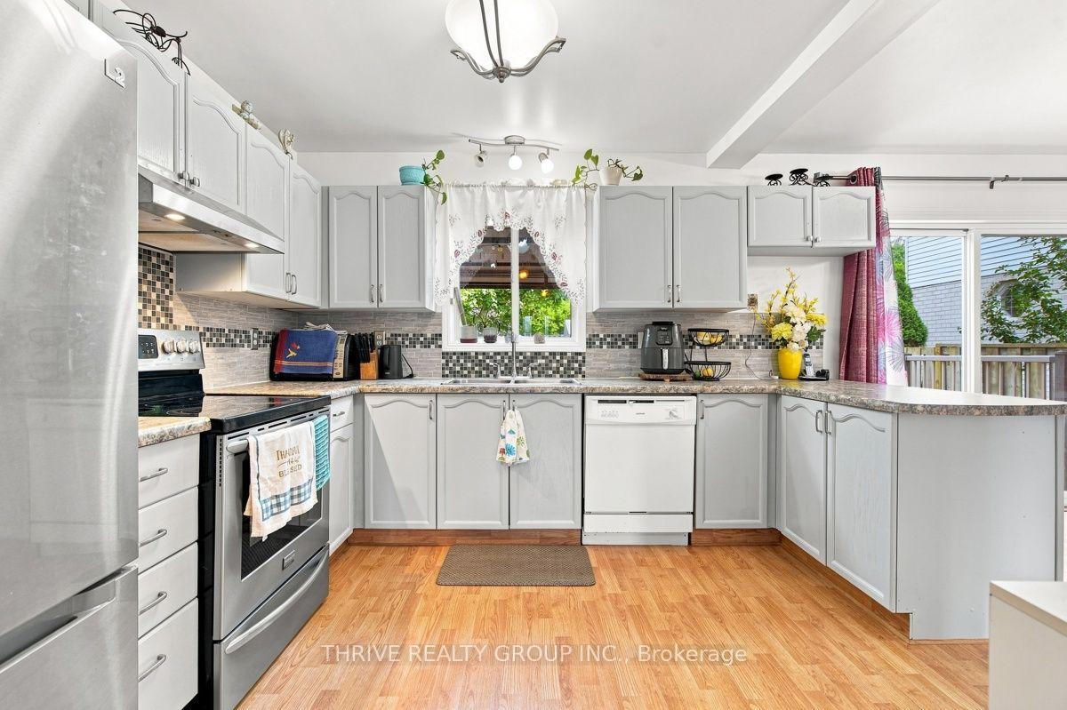 Photo 6 of 1 Tanner Drive, London, East P — HOMEH