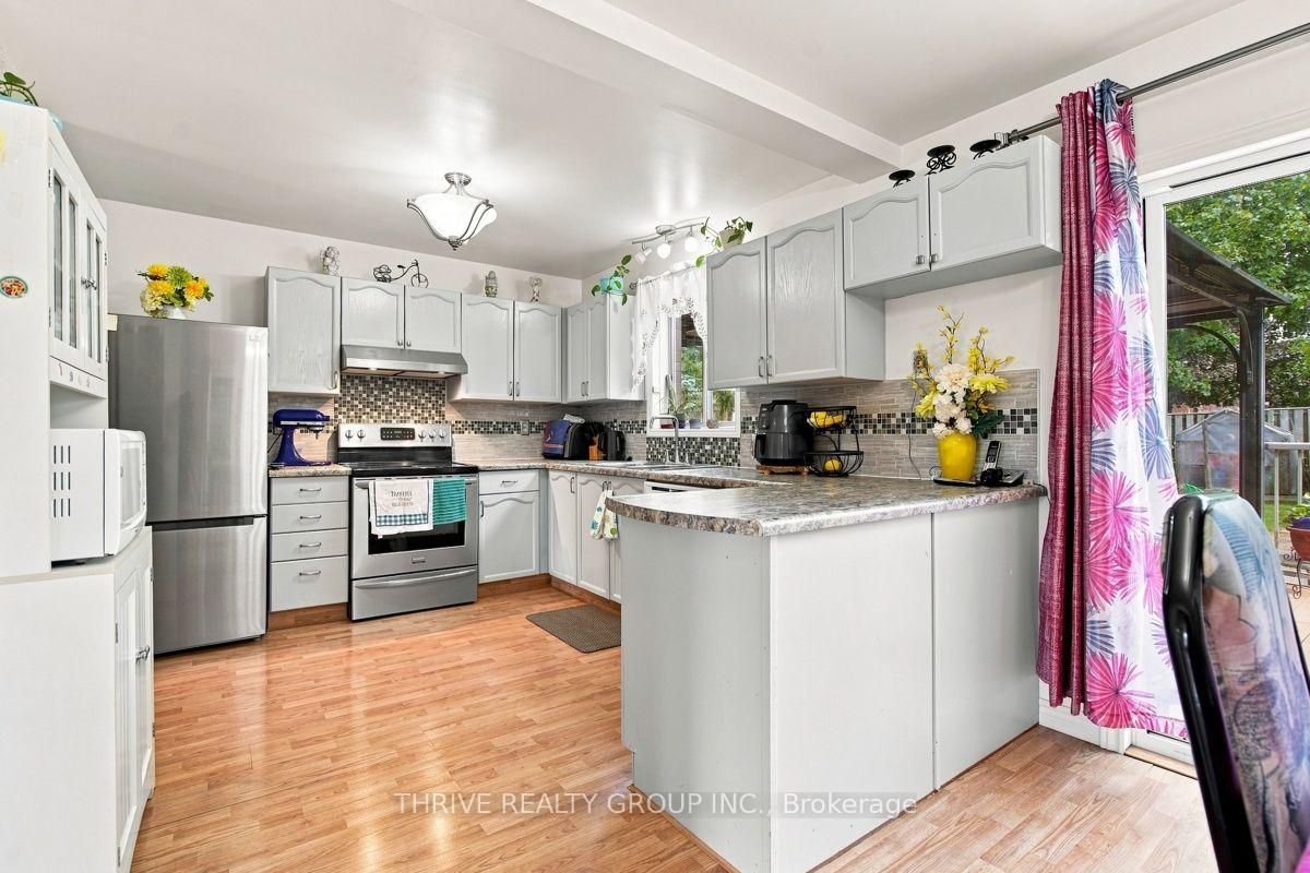 Photo 7 of 1 Tanner Drive, London, East P — HOMEH