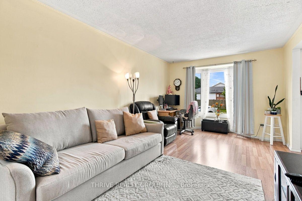 Photo 12 of 1 Tanner Drive, London, East P — HOMEH
