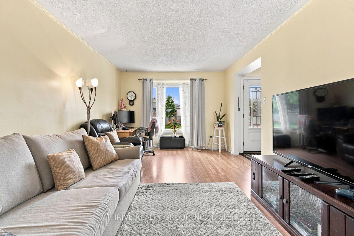 Photo 13 of 1 Tanner Drive, London, East P — HOMEH