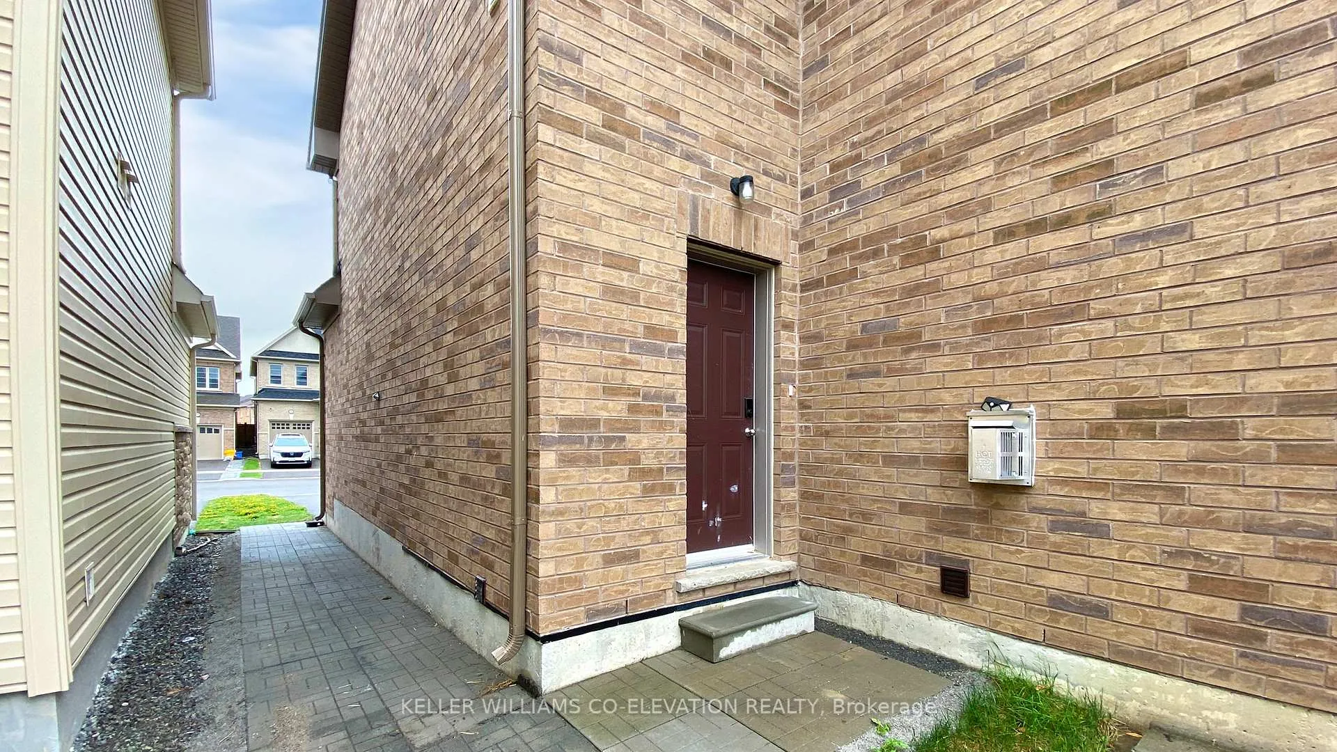 Photo 4 of Unit #Lower Level, 2592 Stallion Drive, Oshawa, Windfields — HOMEH