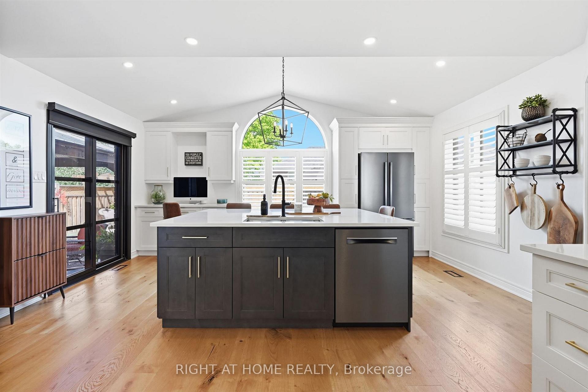 Photo 8 of 509 Larkspur Lane, Burlington, Bayview — HOMEH