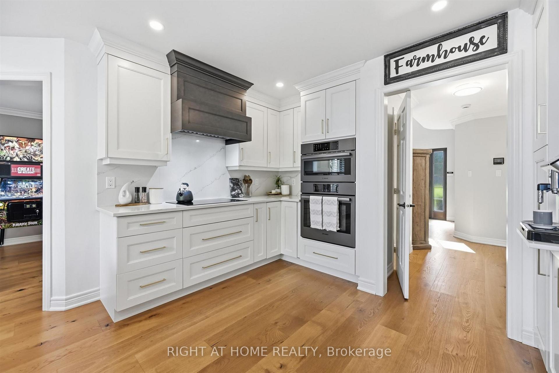 Photo 13 of 509 Larkspur Lane, Burlington, Bayview — HOMEH