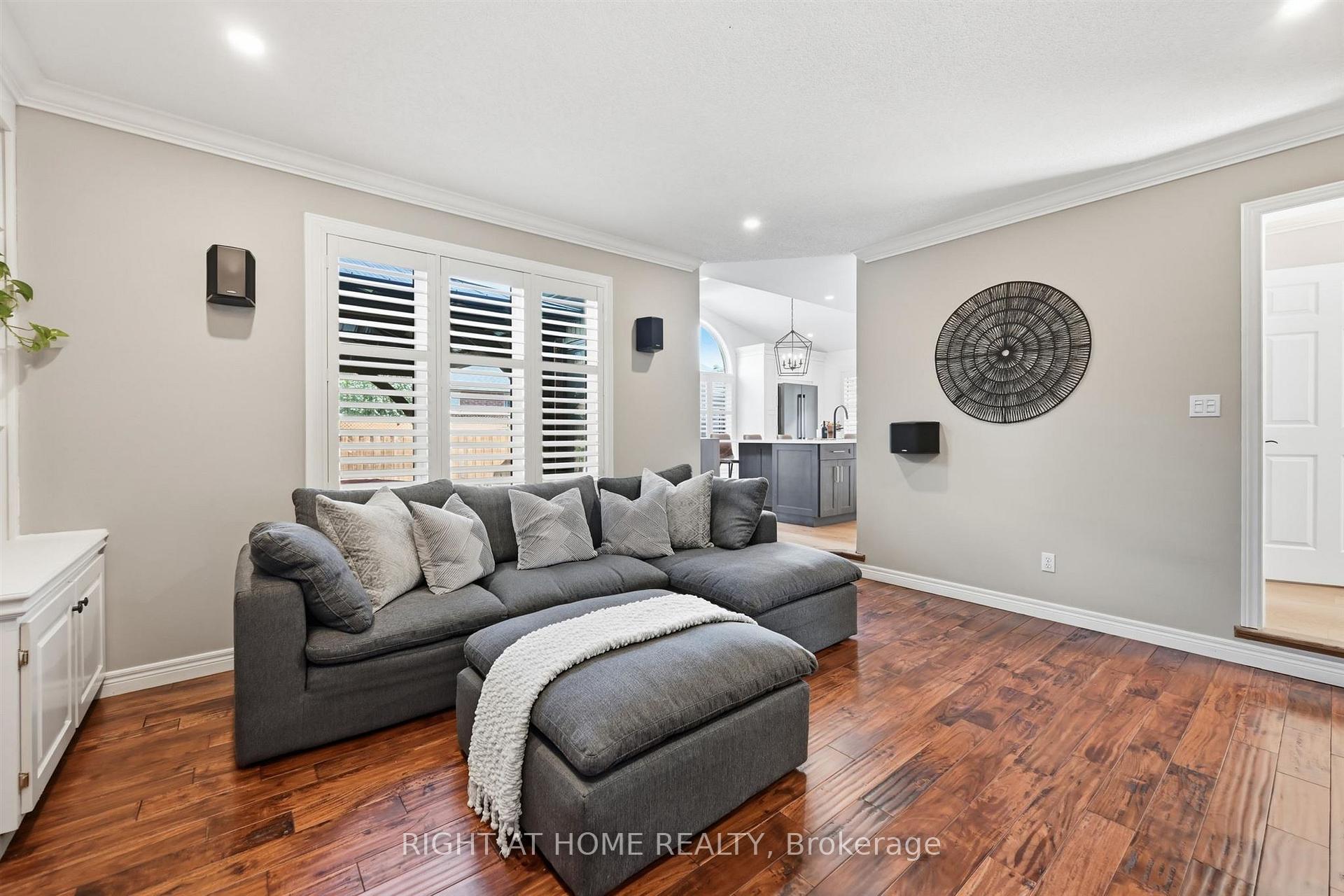 Photo 17 of 509 Larkspur Lane, Burlington, Bayview — HOMEH