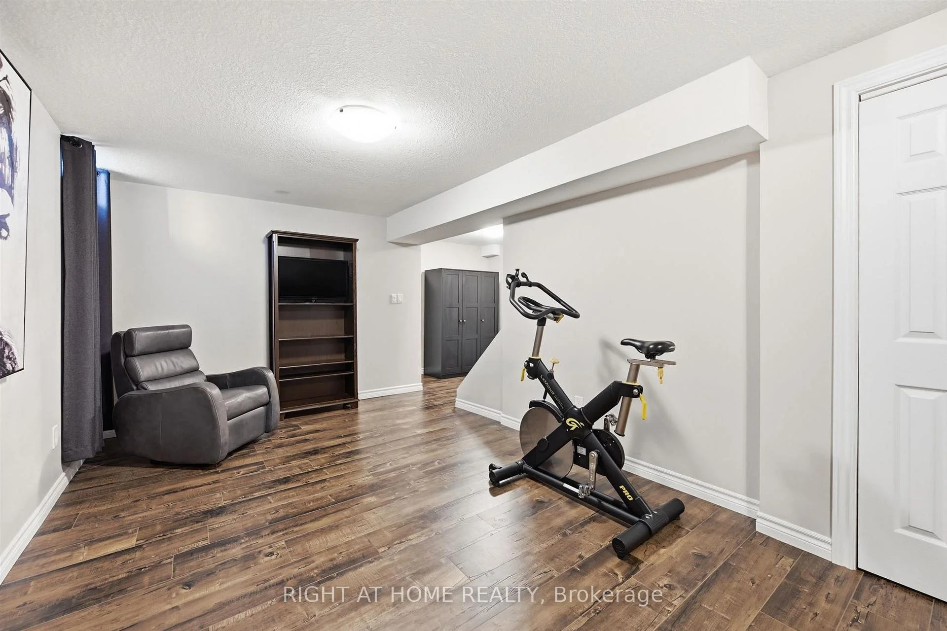 Photo 42 of 509 Larkspur Lane, Burlington, Bayview — HOMEH