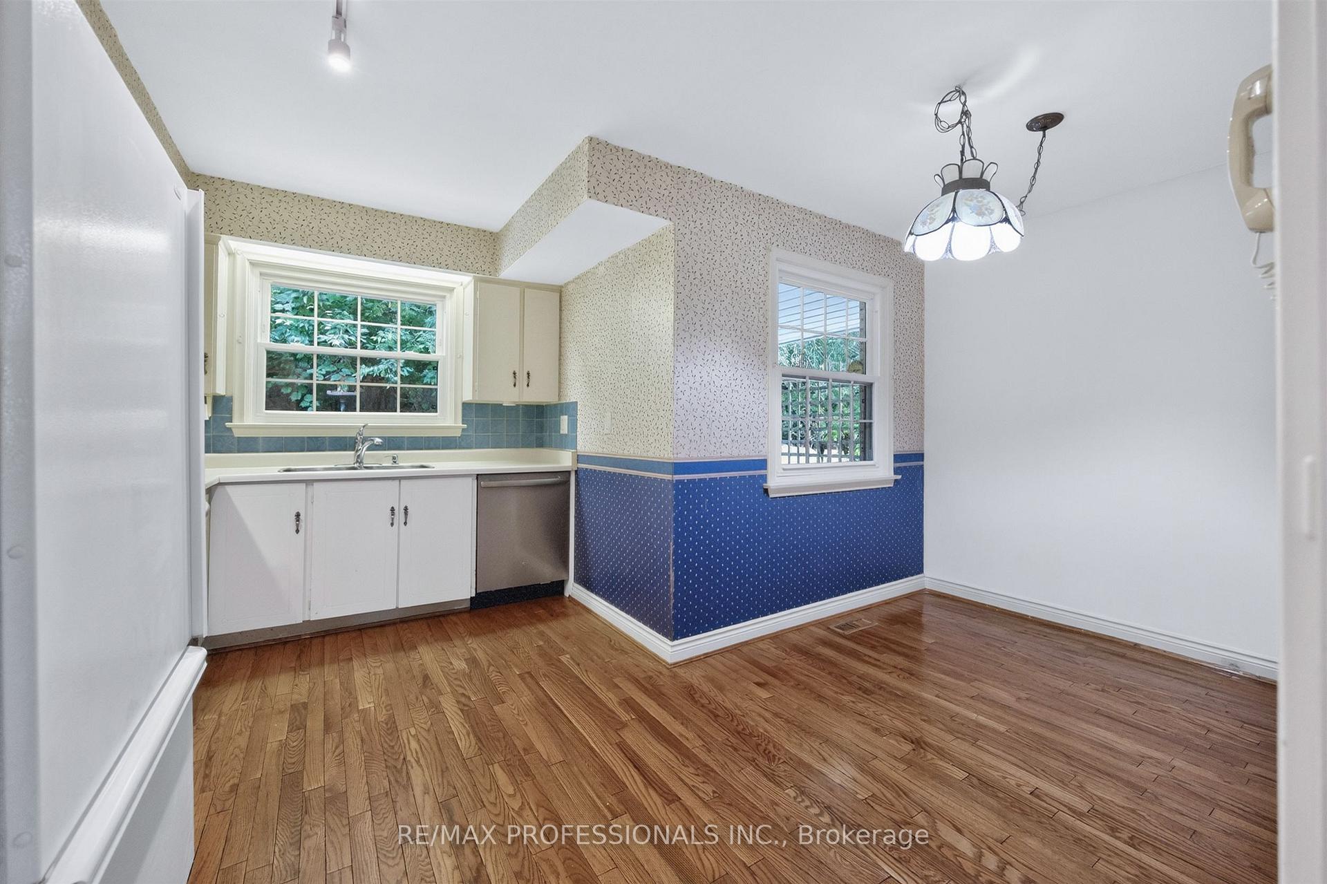 Photo 11 of 24 Billy Joel Crescent, Markham, Markham Village — HOMEH