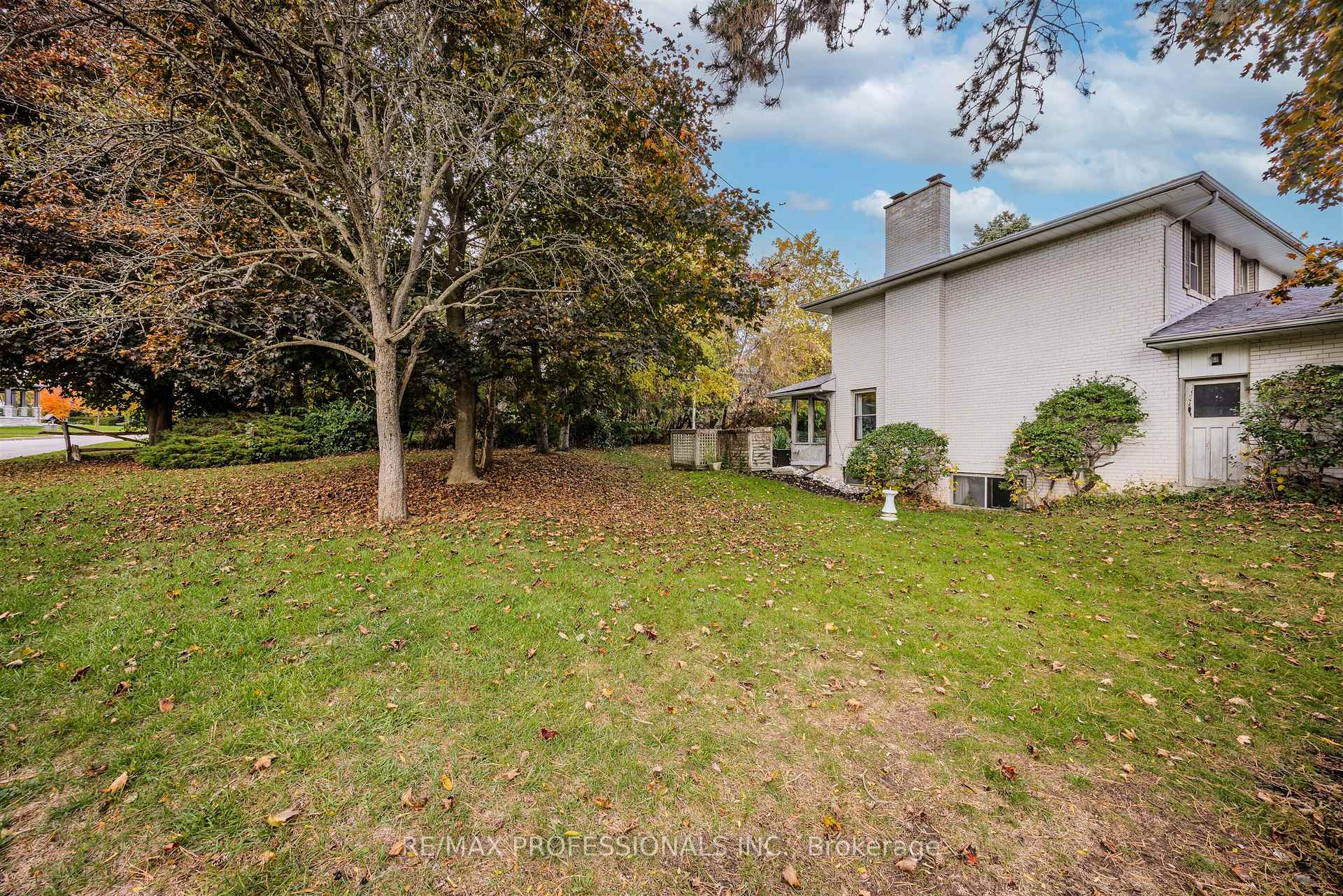Photo 46 of 24 Billy Joel Crescent, Markham, Markham Village — HOMEH