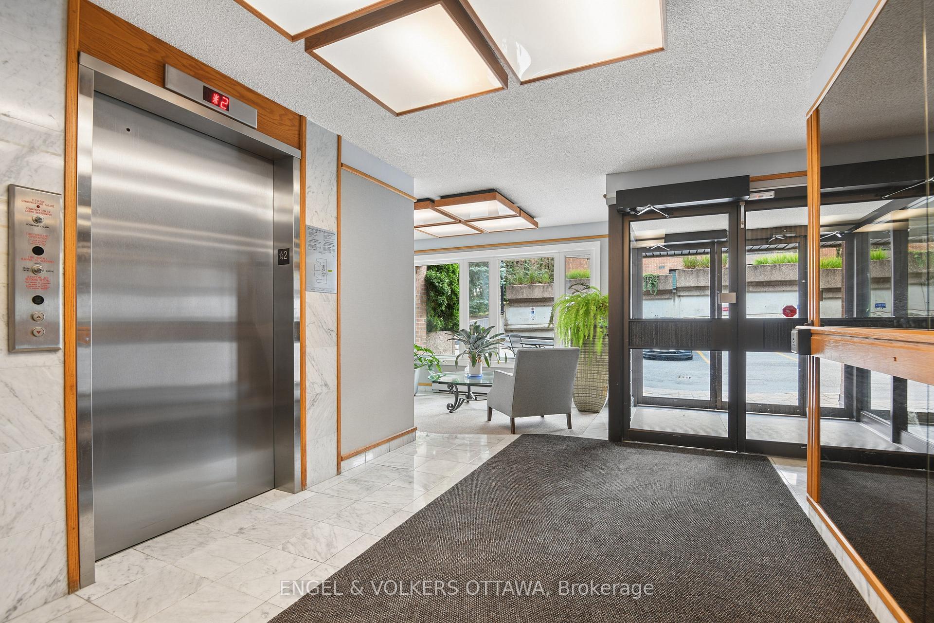Photo 5 of Unit 40, 257 Botanica Private, Ottawa, Civic Hospital — HOMEH