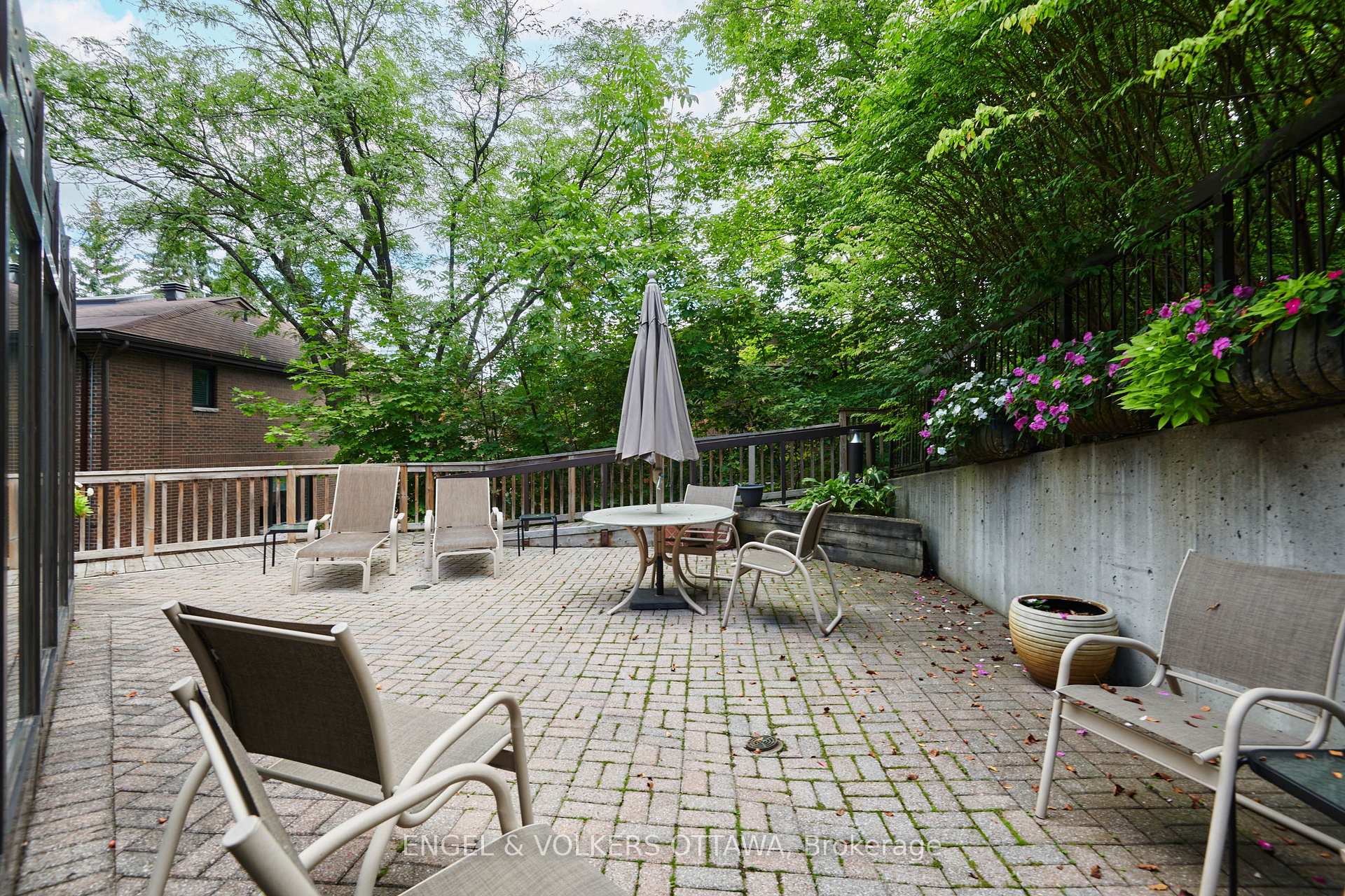 Photo 29 of Unit 40, 257 Botanica Private, Ottawa, Civic Hospital — HOMEH
