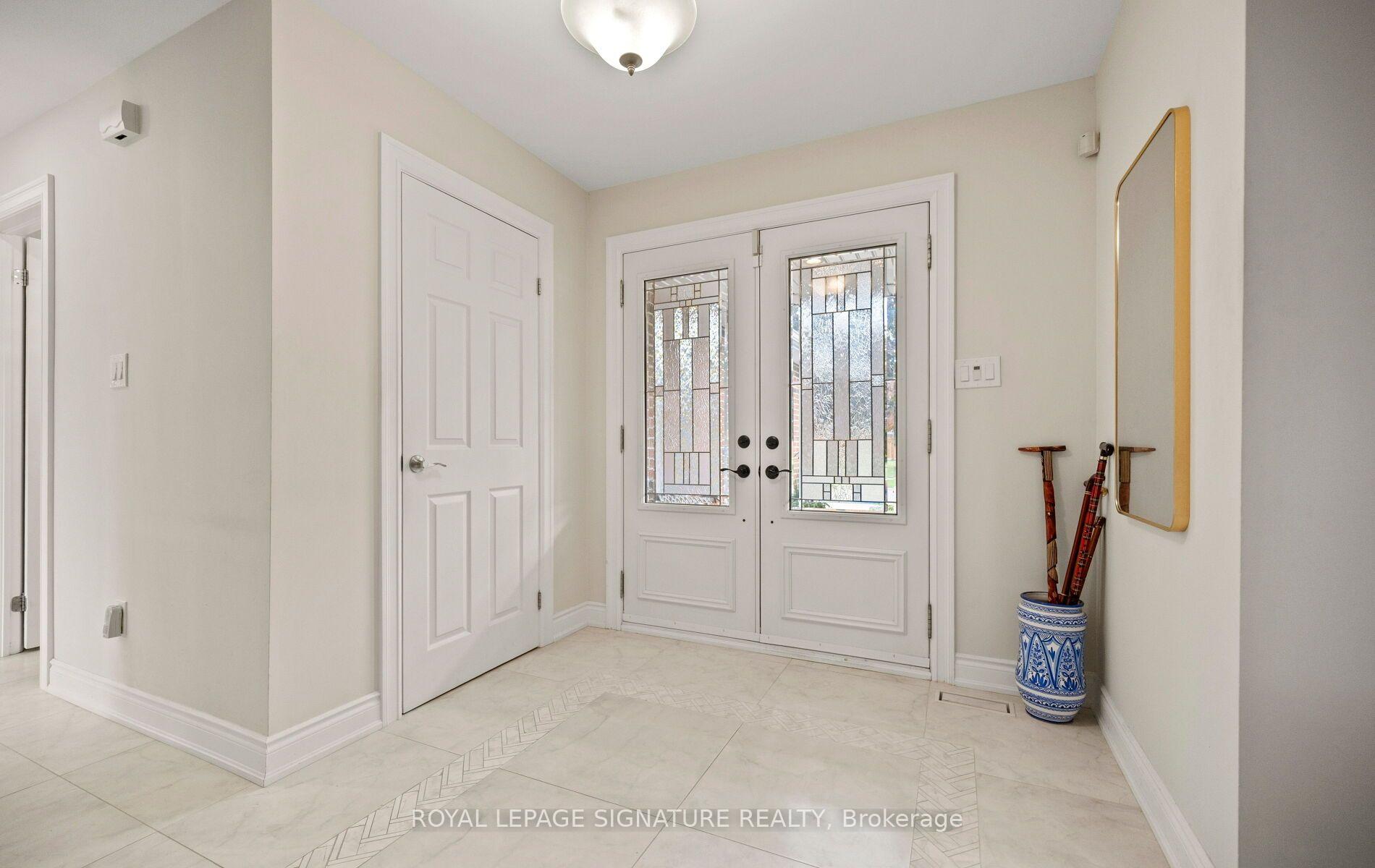 Photo 3 of 1892 Beechknoll Avenue, Mississauga, Rathwood — HOMEH