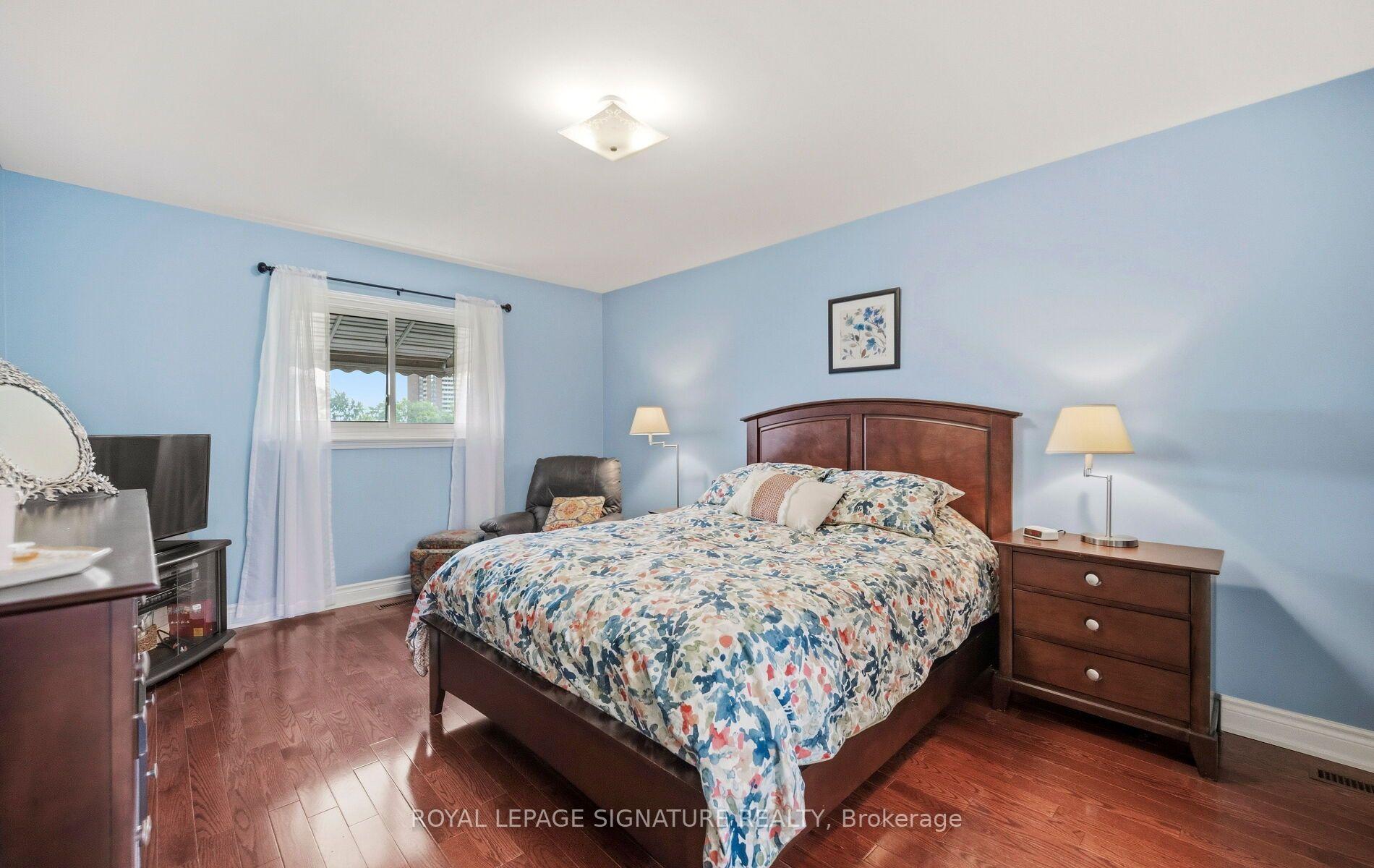 Photo 19 of 1892 Beechknoll Avenue, Mississauga, Rathwood — HOMEH