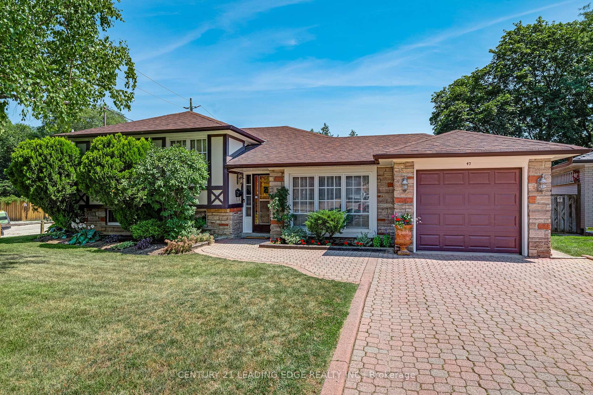 Photo 3 of 47 Shendale Drive, Etobicoke, Elms-Old Rexdale — HOMEH