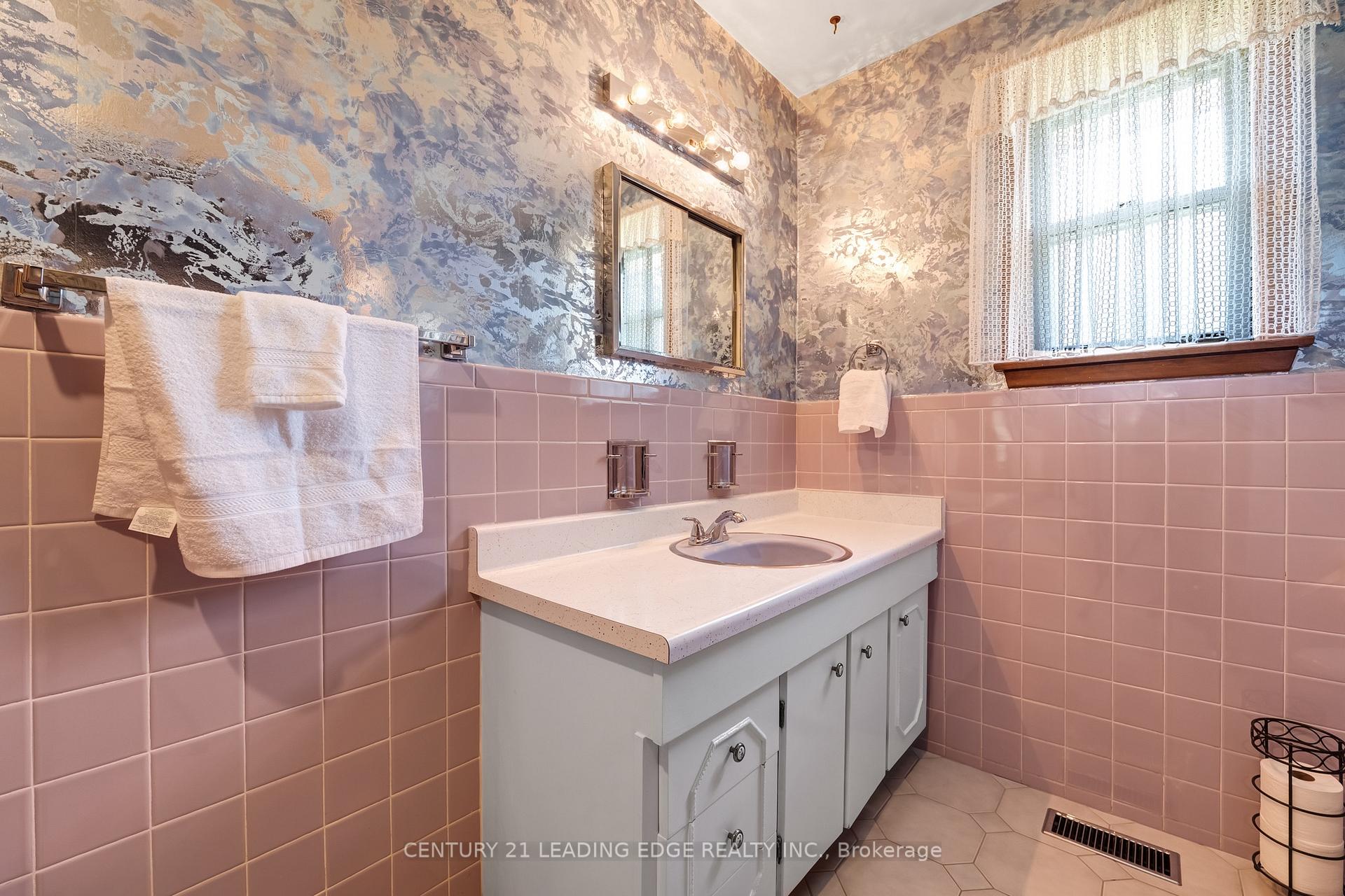 Photo 25 of 47 Shendale Drive, Etobicoke, Elms-Old Rexdale — HOMEH