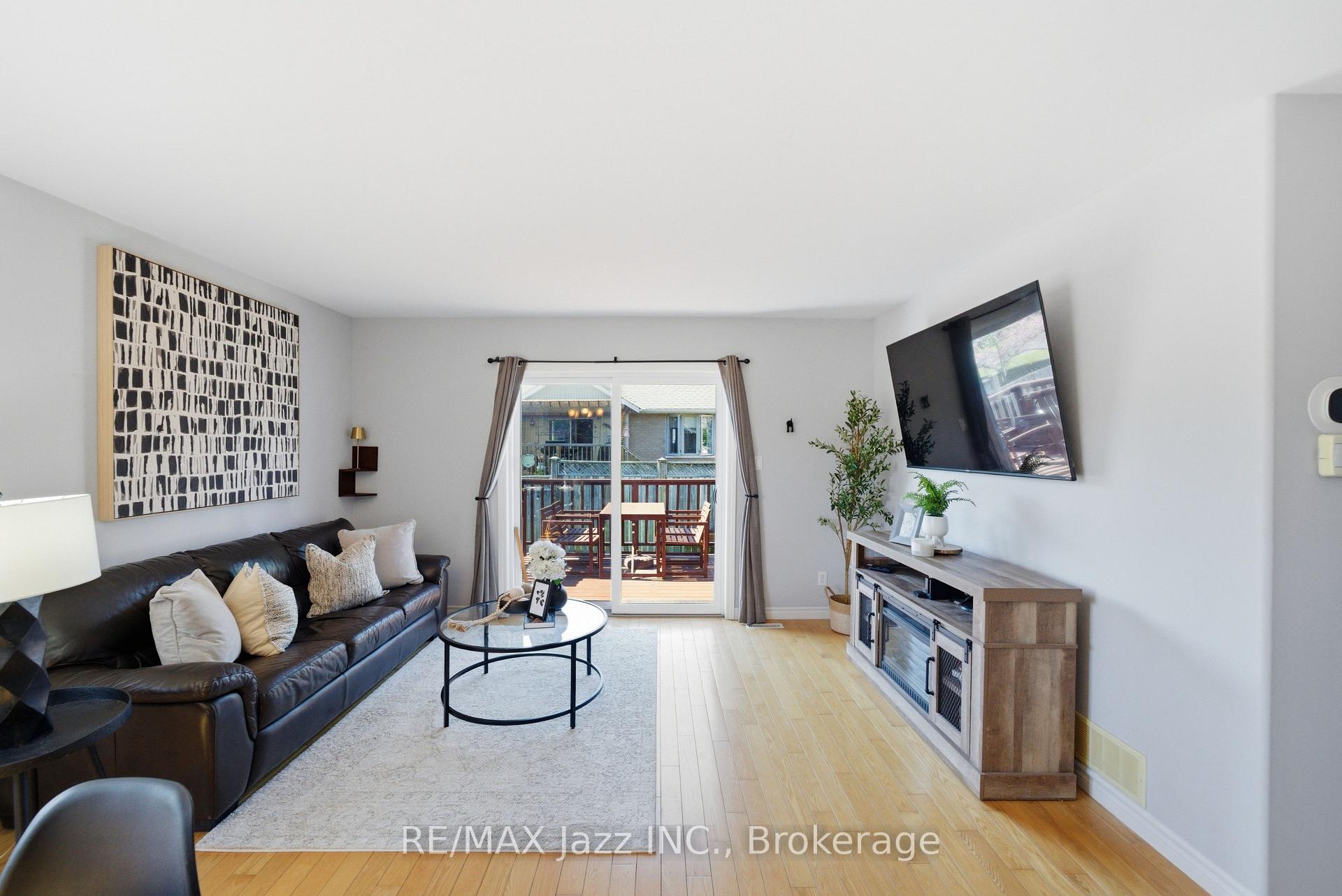 Photo 9 of 1 Cooper Court, Brighton — HOMEH