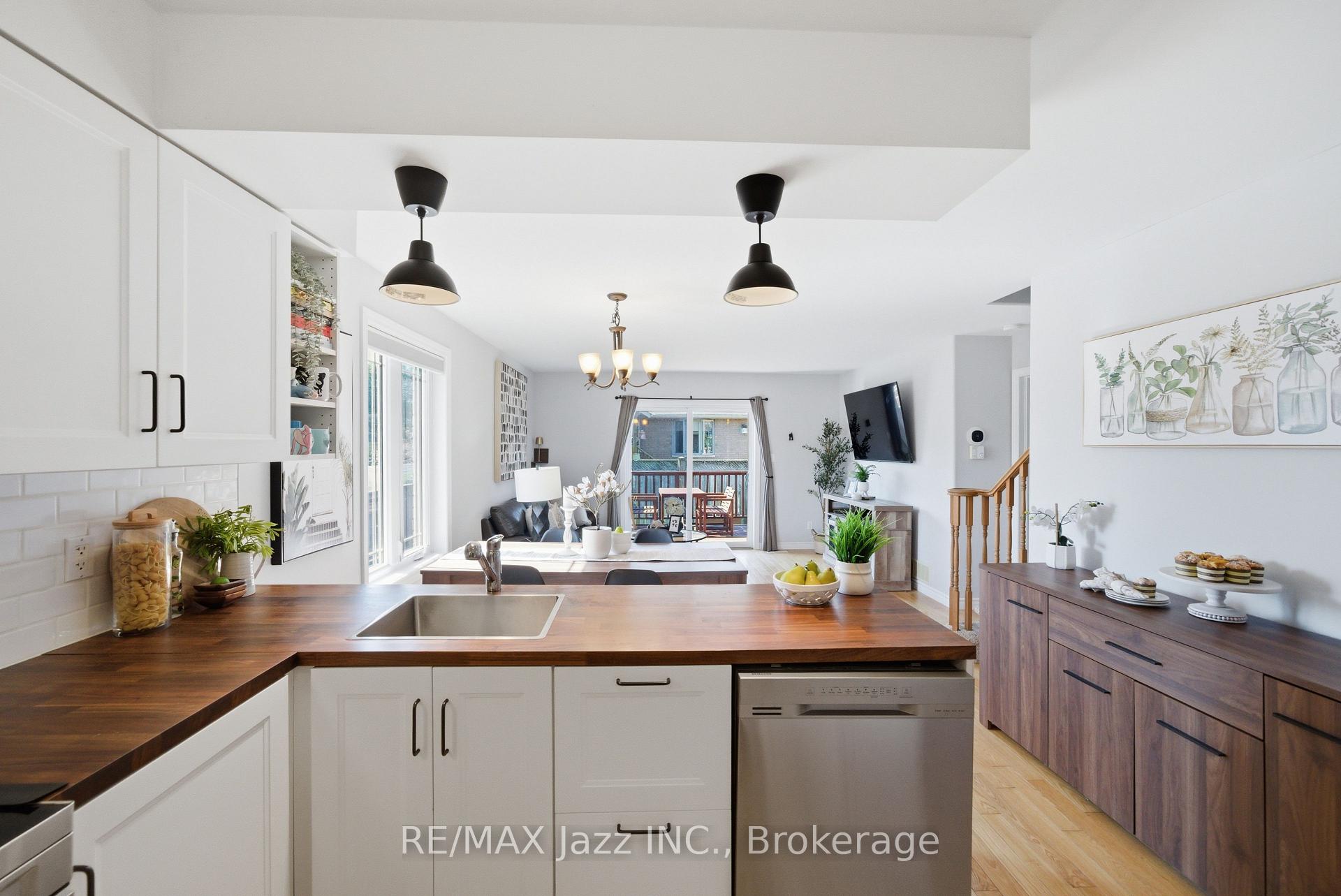 Photo 14 of 1 Cooper Court, Brighton — HOMEH