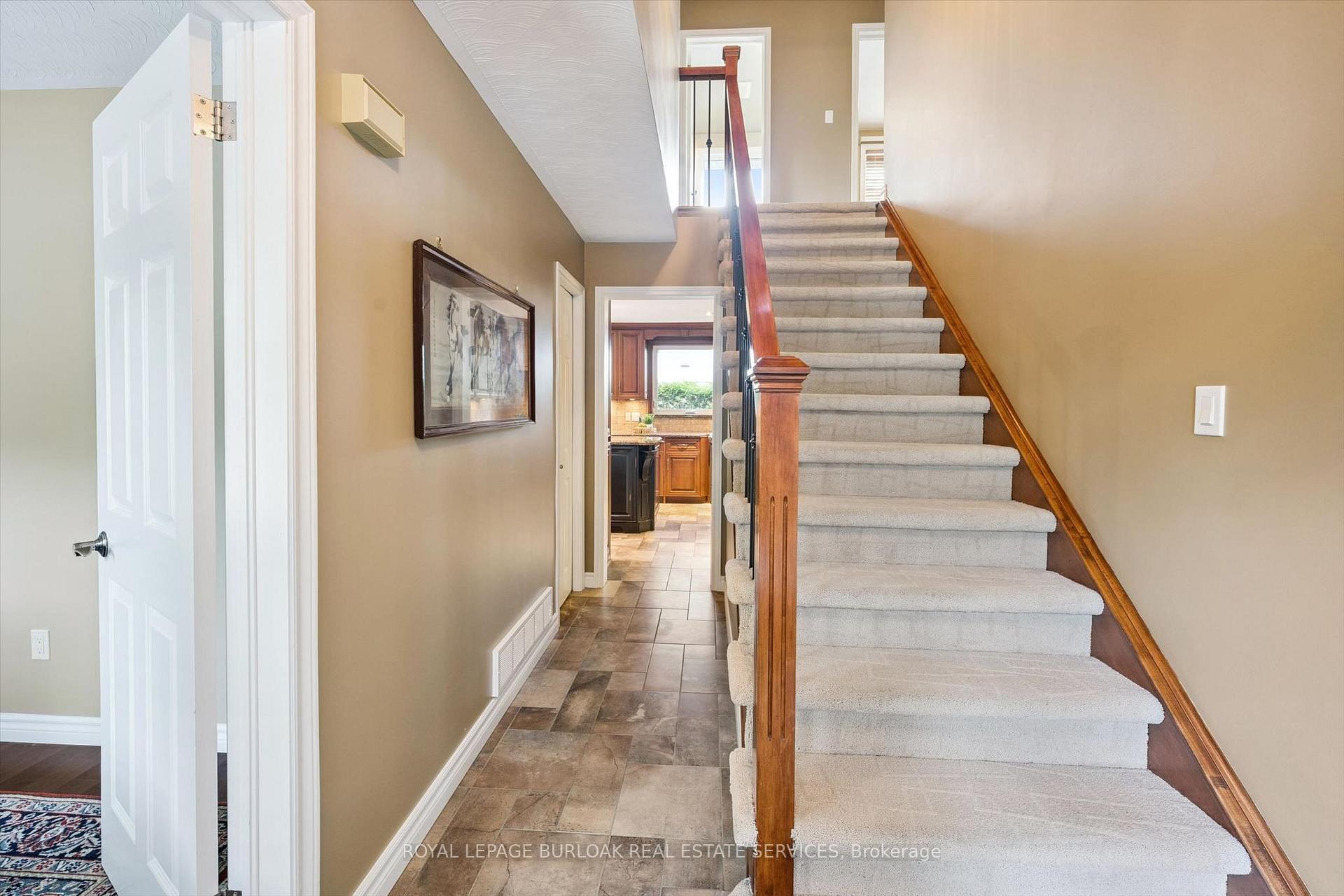 Photo 9 of 1 Chatterson Drive, Hamilton, Ancaster — HOMEH