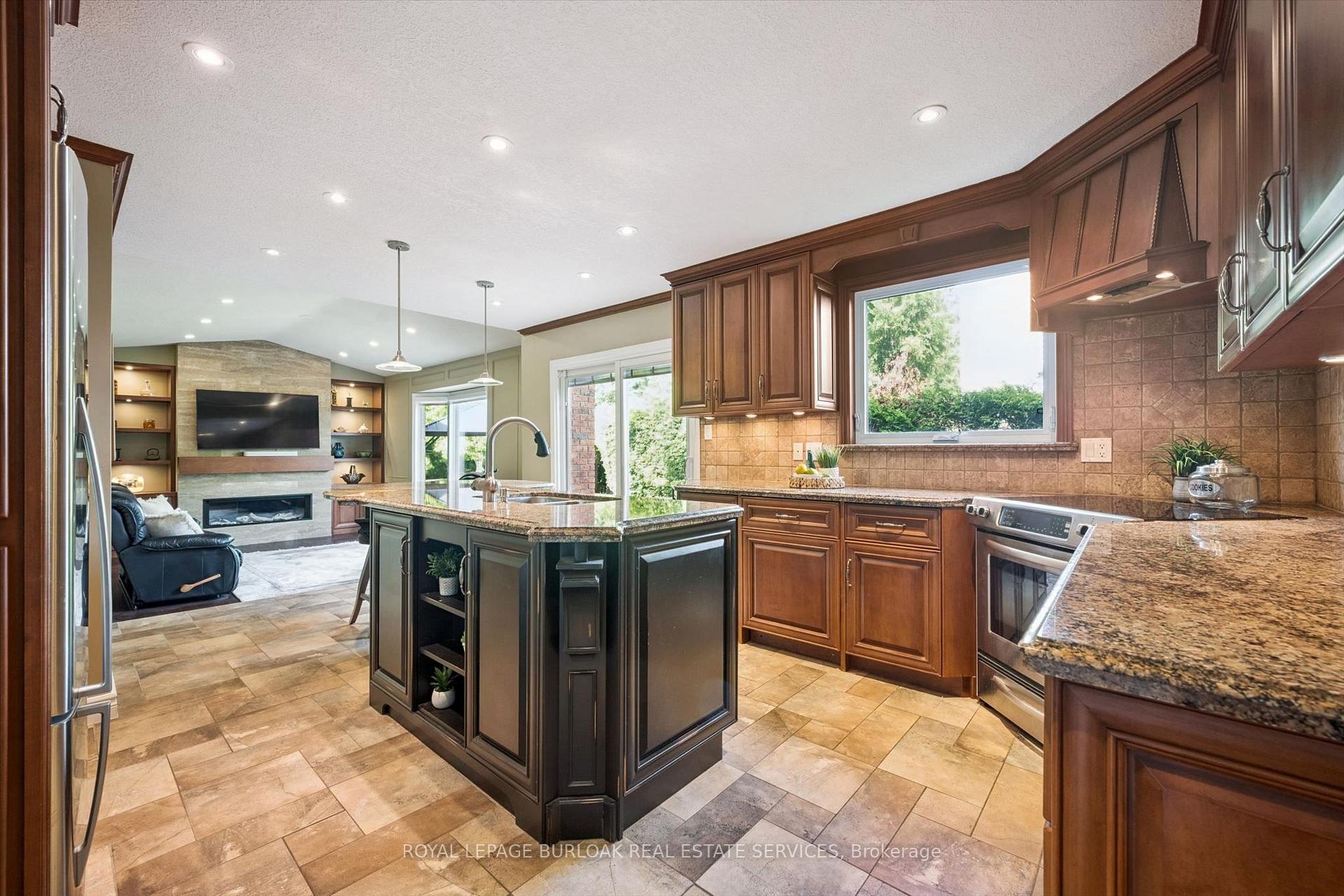Photo 17 of 1 Chatterson Drive, Hamilton, Ancaster — HOMEH