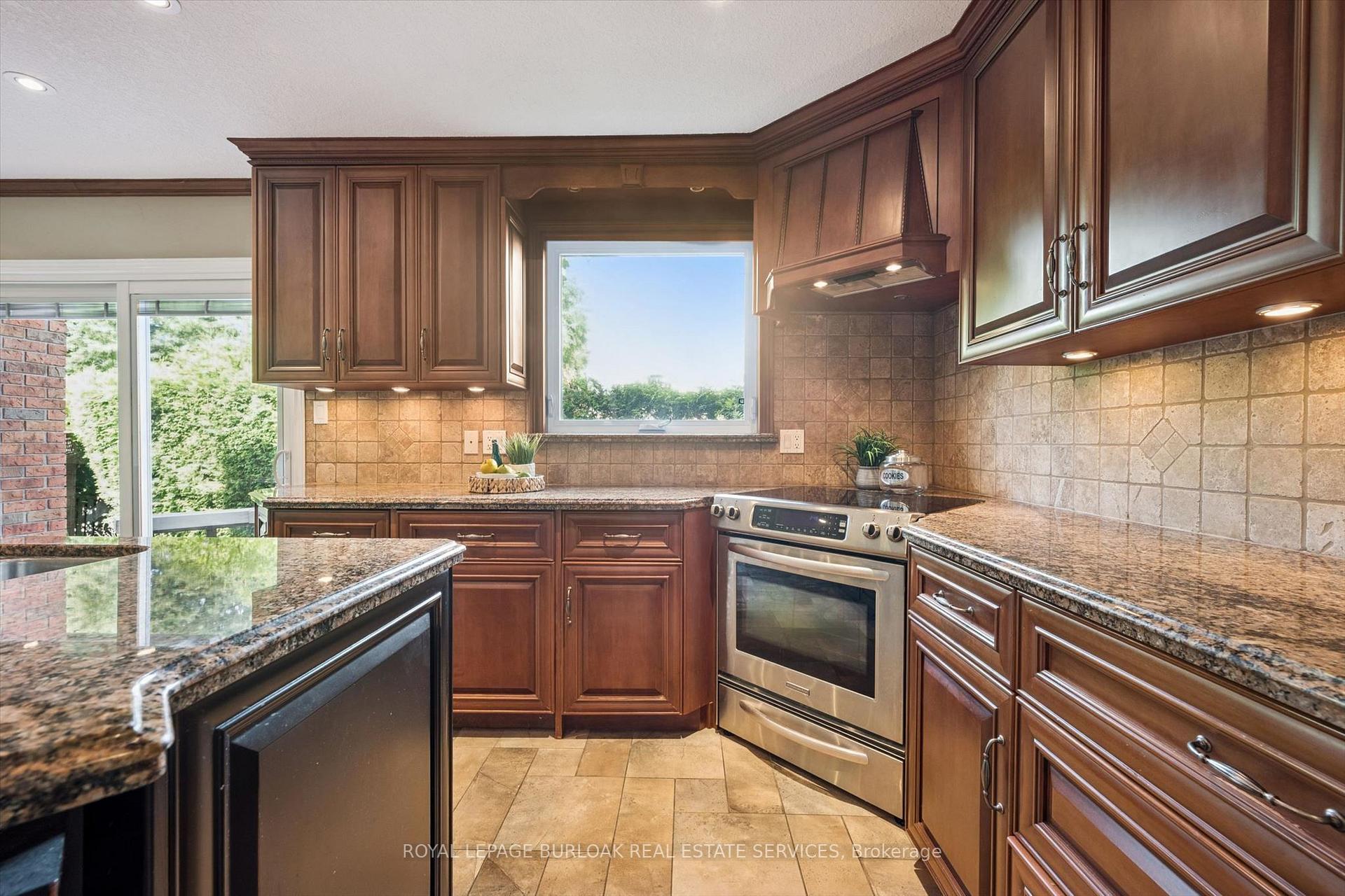 Photo 18 of 1 Chatterson Drive, Hamilton, Ancaster — HOMEH
