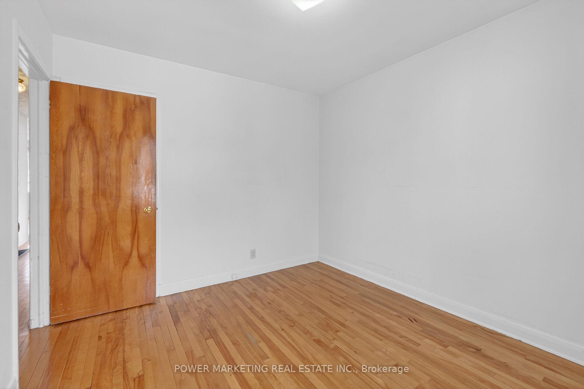 Photo 25 of 944 Eve Street, Ottawa, Overbrook/Castle Heights — HOMEH