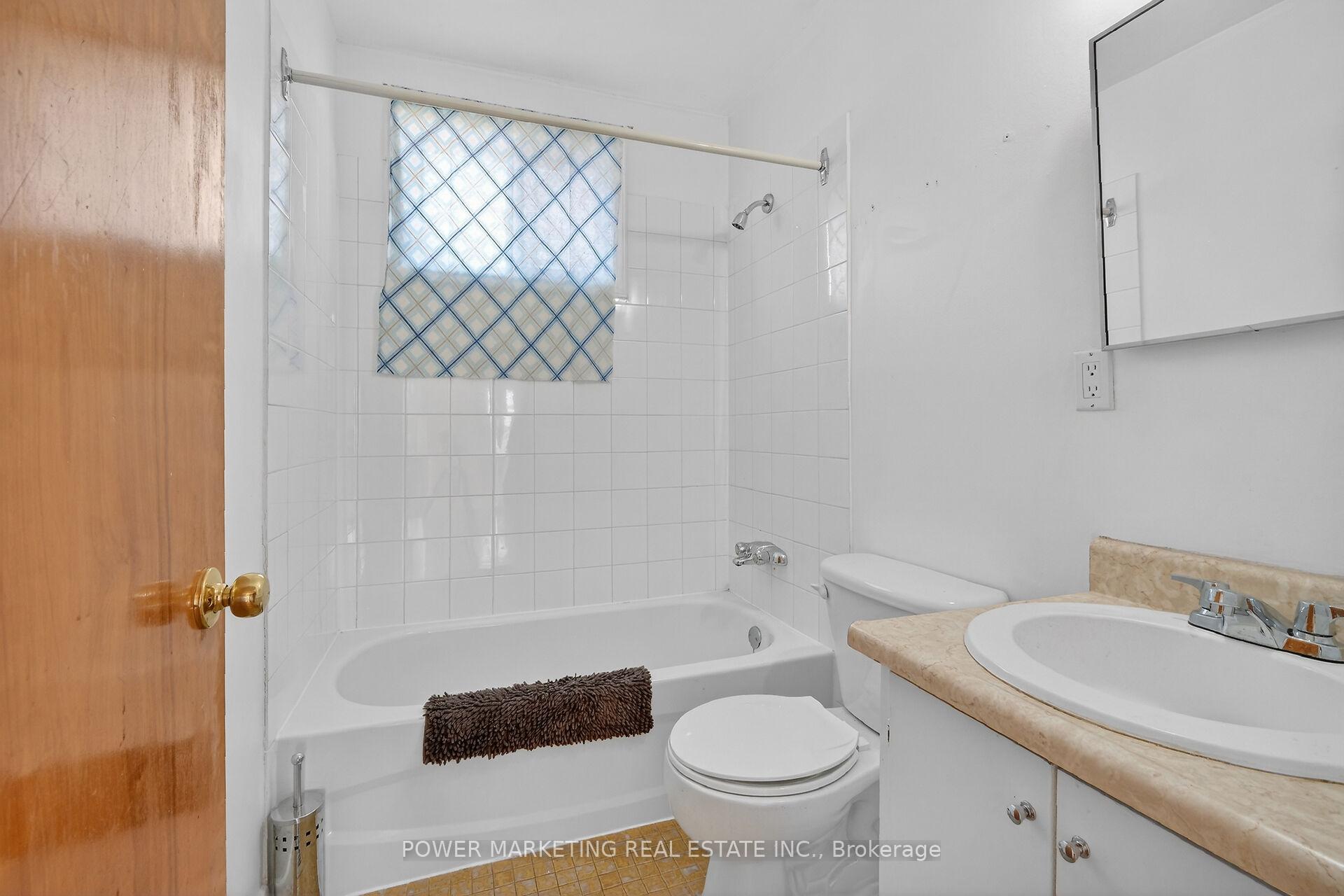 Photo 30 of 944 Eve Street, Ottawa, Overbrook/Castle Heights — HOMEH