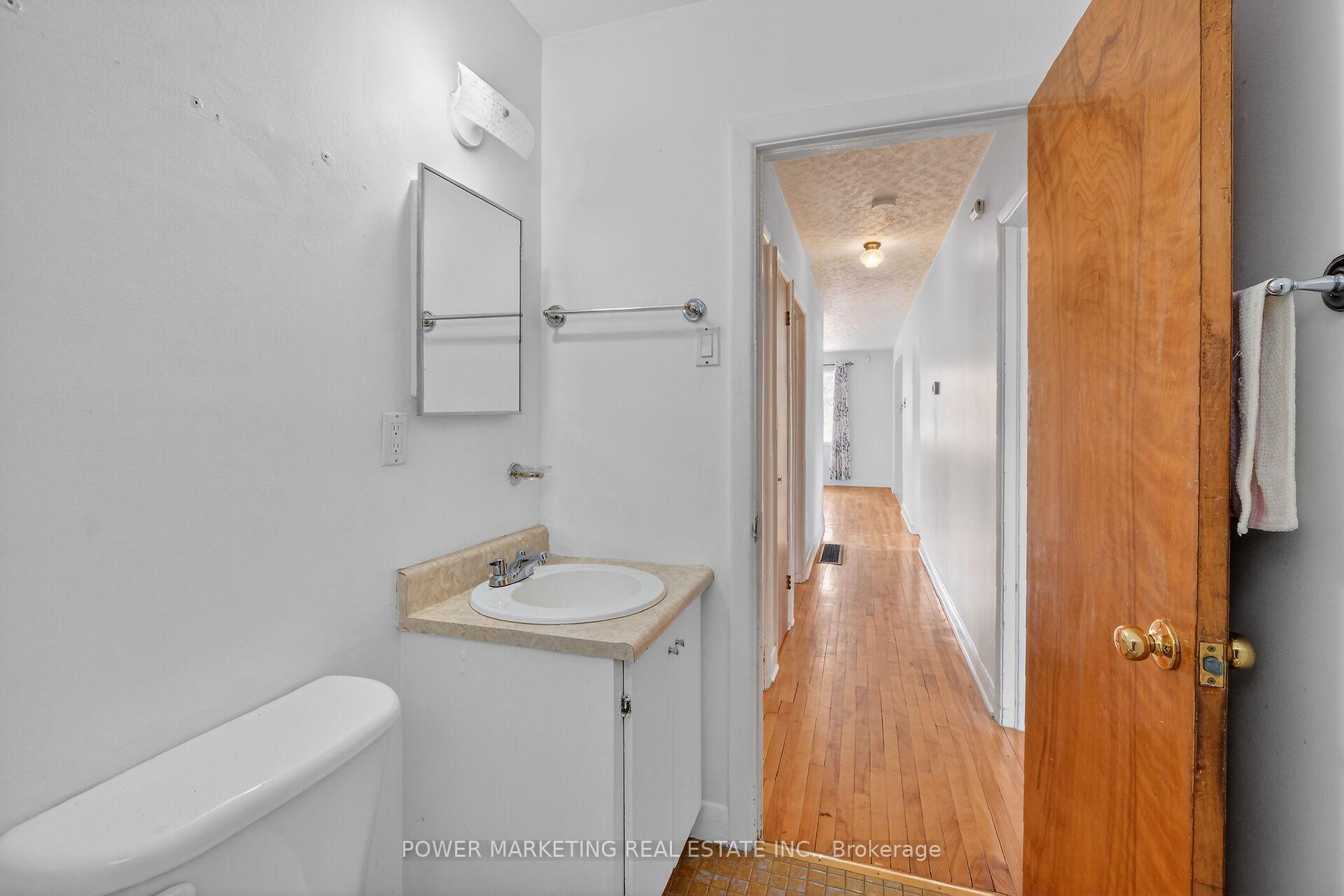 Photo 32 of 944 Eve Street, Ottawa, Overbrook/Castle Heights — HOMEH